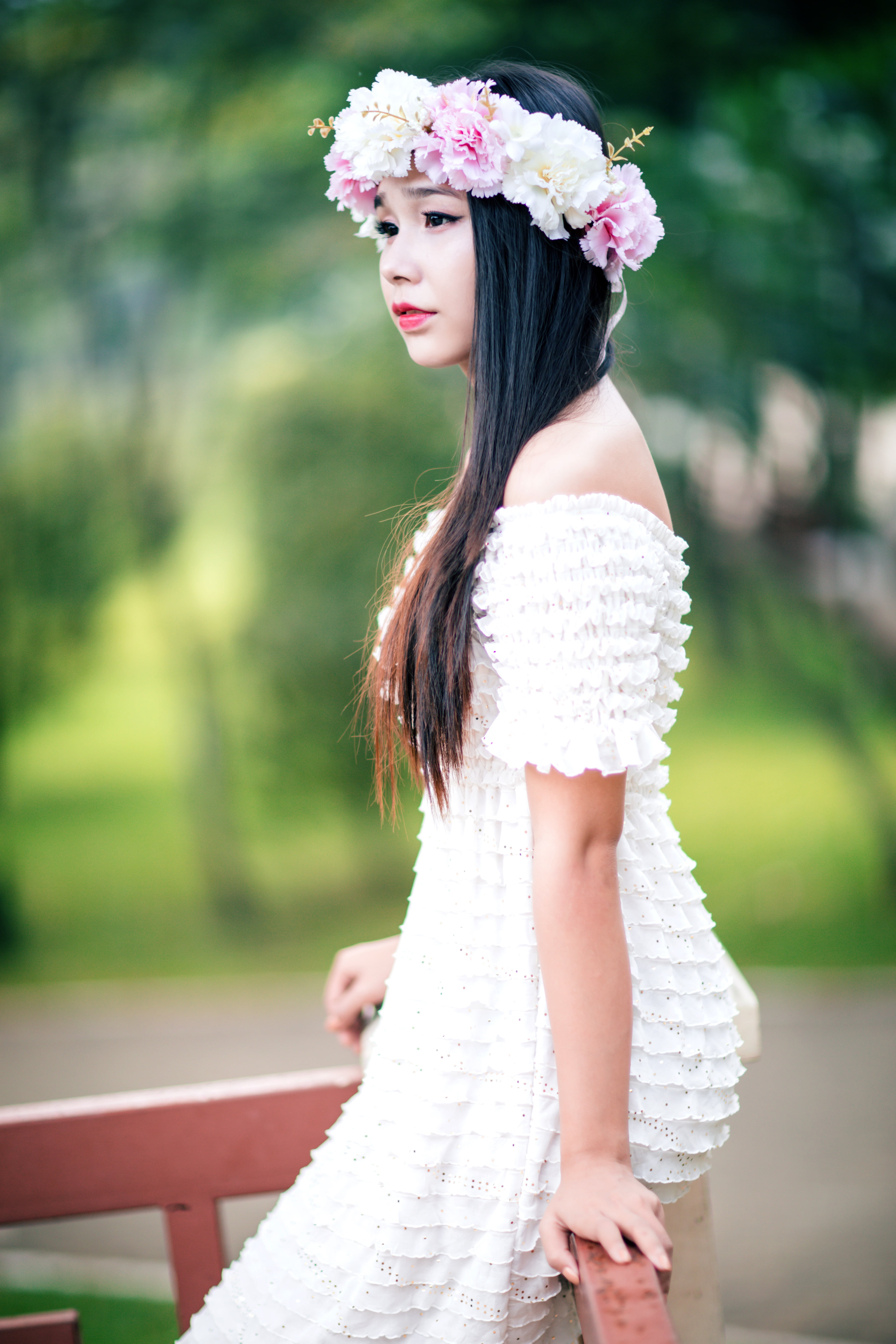 ruffled, brown, leisure activity, laurel wreath, beautiful woman, hairstyle, white, only women, portrait, focus on foreground, fence, standing, model, long hair, Phone HD Wallpaper