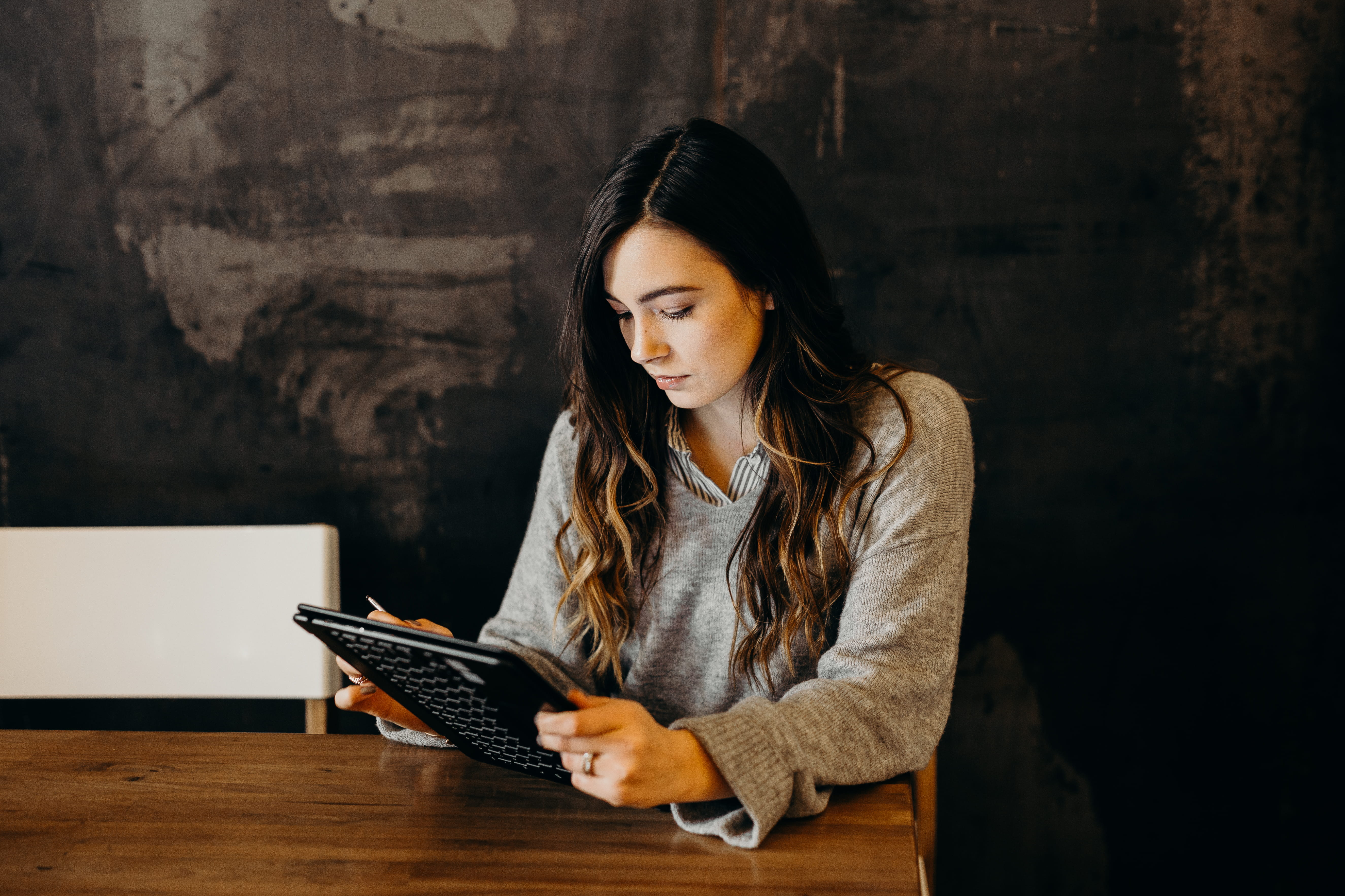 indoors, communication, women, brown, wooden, technology, using, connection, surfing the net, woman, computer, casual clothing, young women, beautiful woman, HD Wallpaper