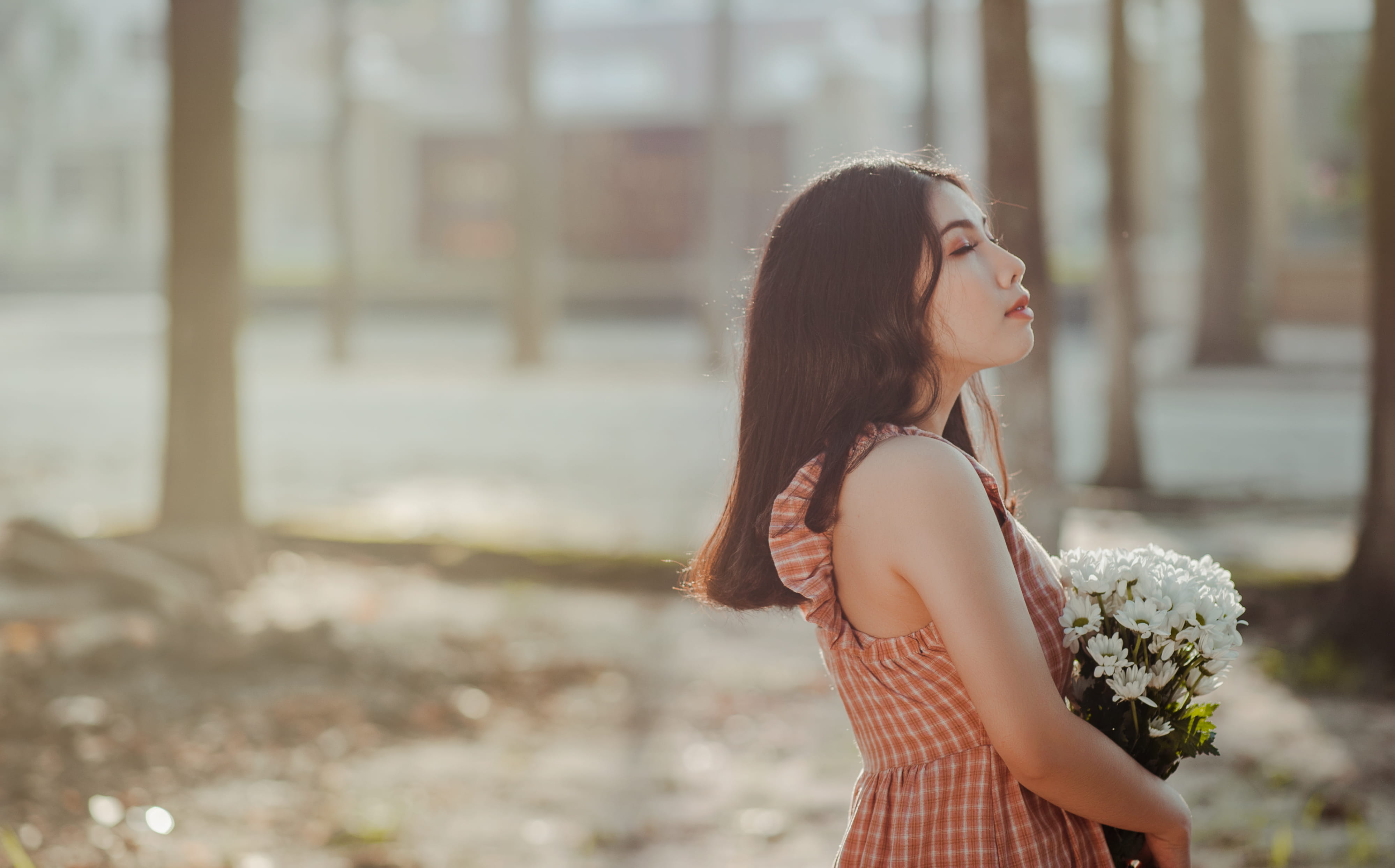 looking away, brown hair, adult, petaled, white, young women, daylight, fashion, women, contemplation, 4K, lifestyles, beauty, waist up, neck, standing, HD Wallpaper
