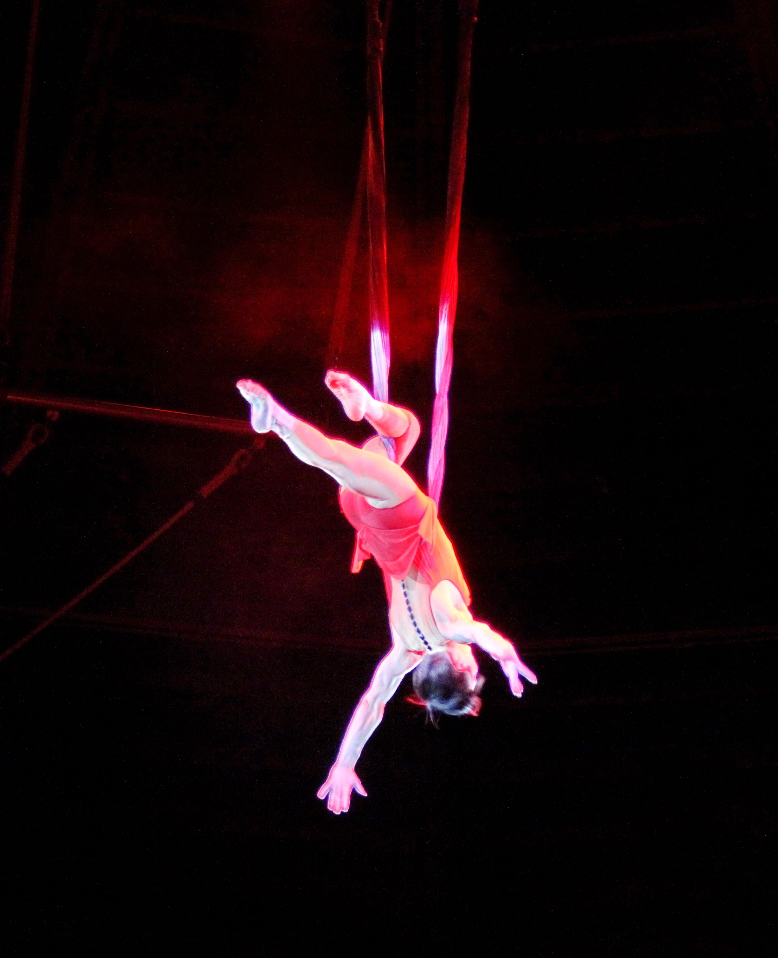 hang, artist, girl, underwater, human arm, motion, entertainment, water, dimmed, sport, 2K, performance, ballet, one animal, skill, dancing, full length, Phone HD Wallpaper