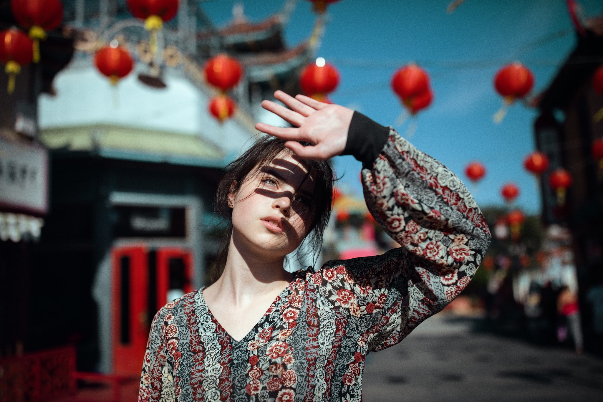 Raluca Vlad, sunlight, China Town, women outdoors, 1080P, Jesse Herzog, women, brunette, HD Wallpaper