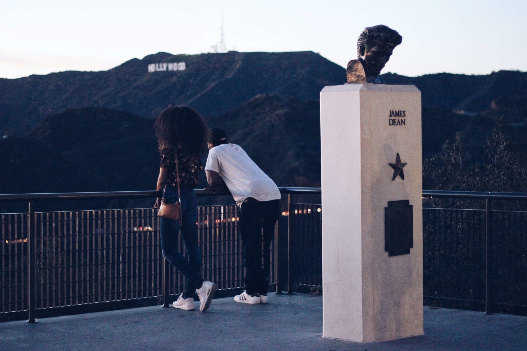 young adult, view deck, women, people, los angeles, architecture, adult, 1080P, statue, park, leisure activity, recreation, pose, young women, metal, steel railing, HD Wallpaper