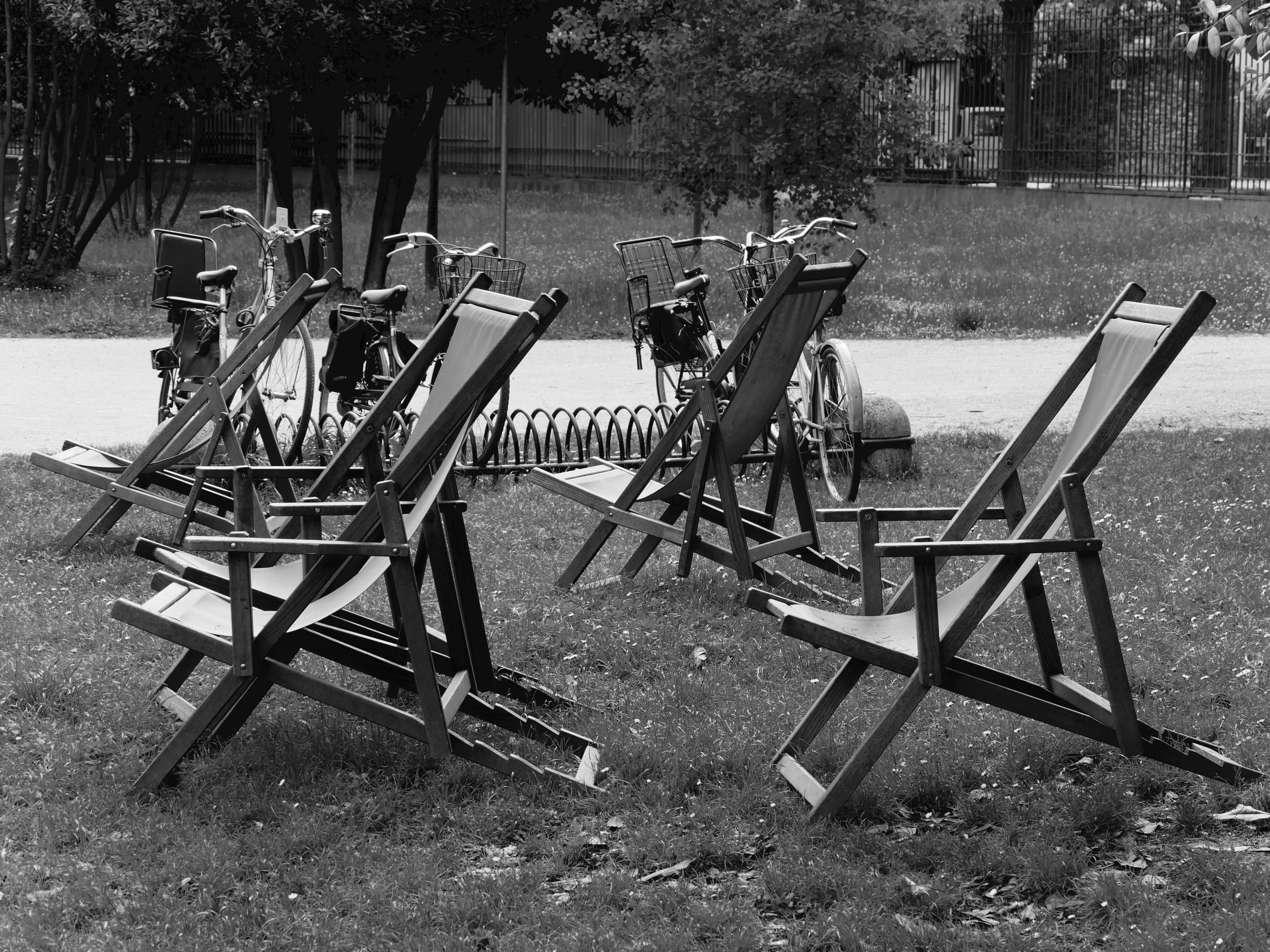 rest, italy, Landscape, monochrome, table, tree, military, architecture, wood - material, empty, day, outdoors, chair, old-fashioned, black And White, picnic table, HD Wallpaper