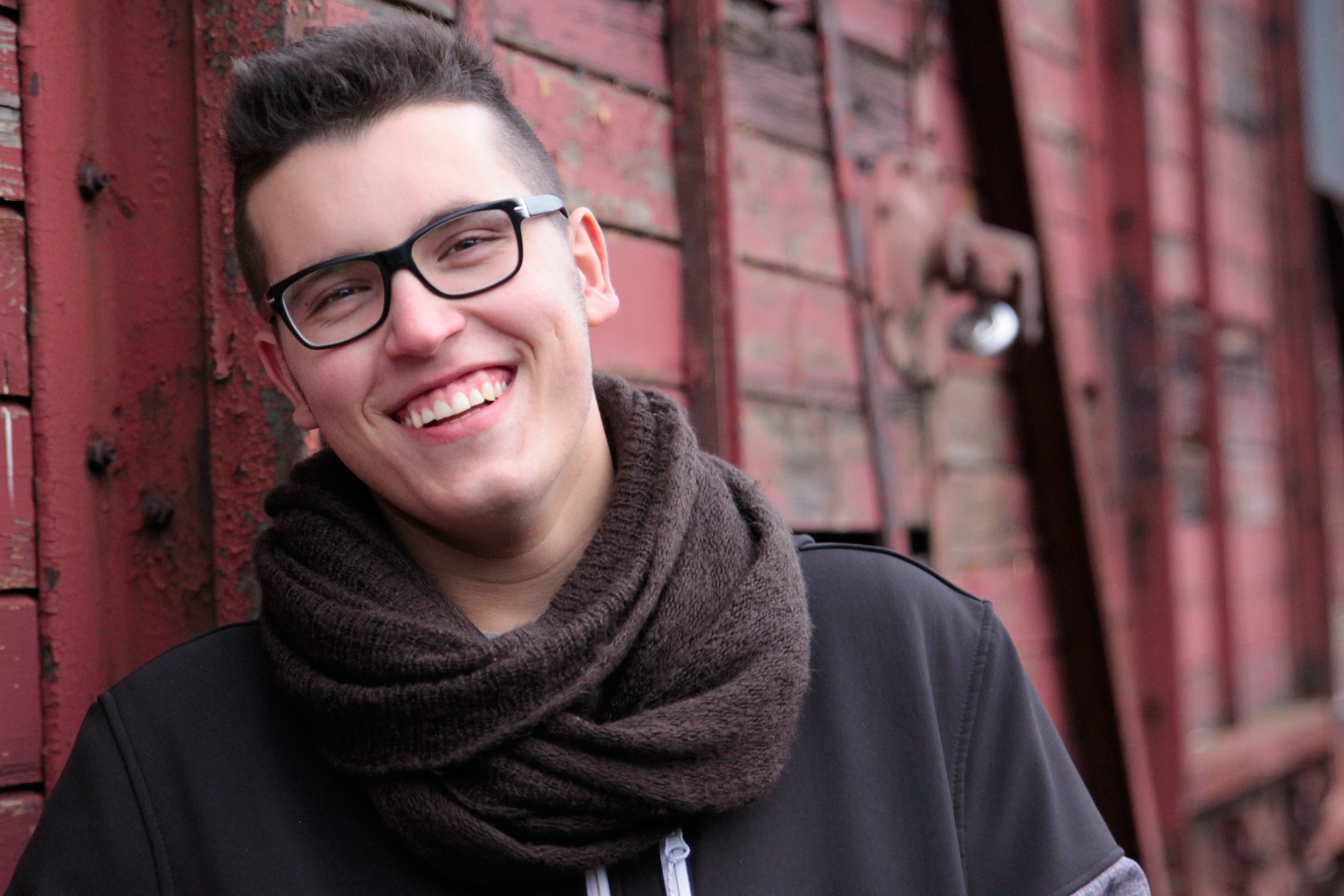 4K, cheerful, glasses, portrait, brown, wagon, tooth, person, casual clothing, shirt, young people, wreck, eyeglasses, beautiful teeth, looking at camera, HD Wallpaper