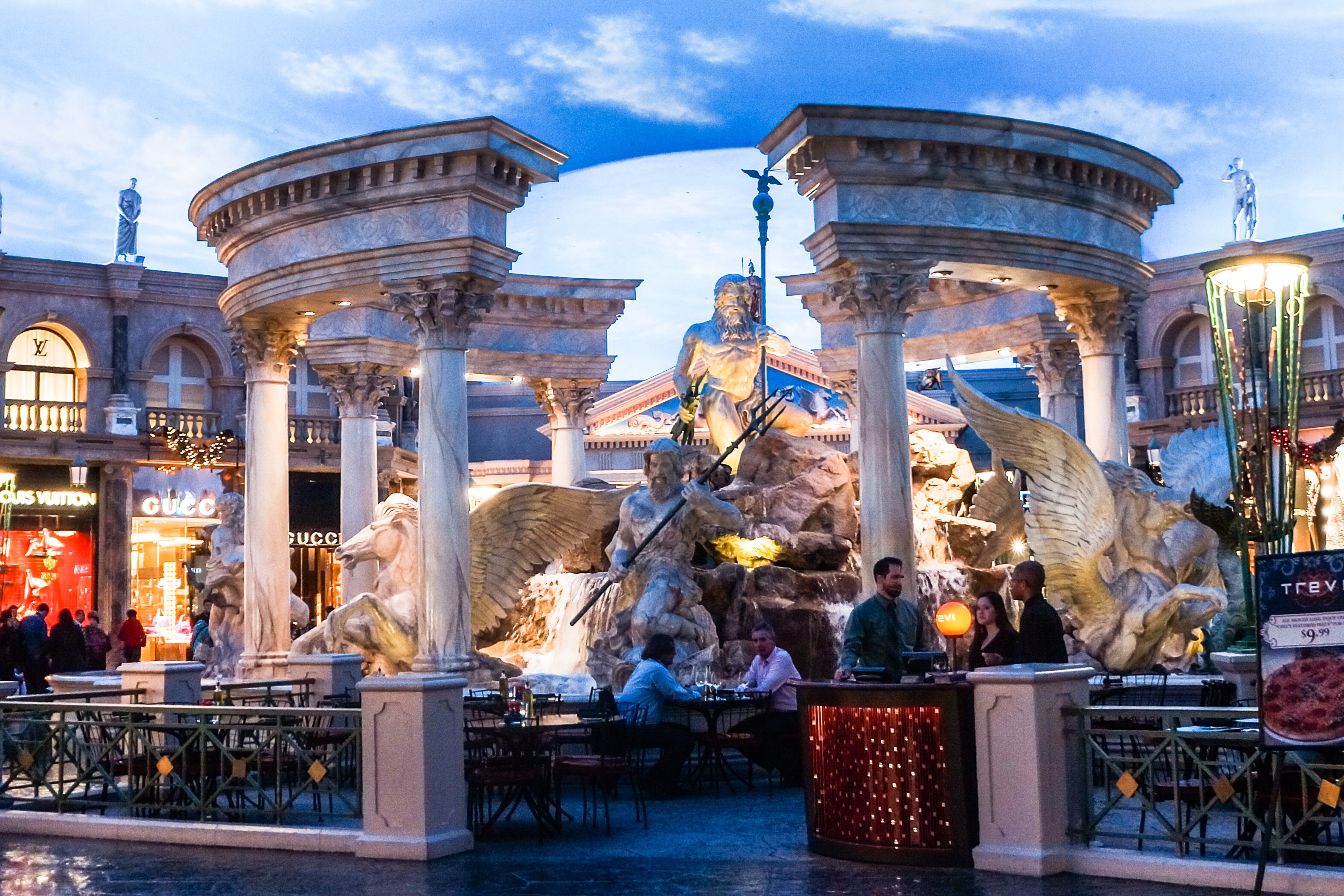 arts culture and entertainment, landmark, architecture, city, real people, incidental people, 2K, building exterior, statue, built structure, las vegas, HD Wallpaper