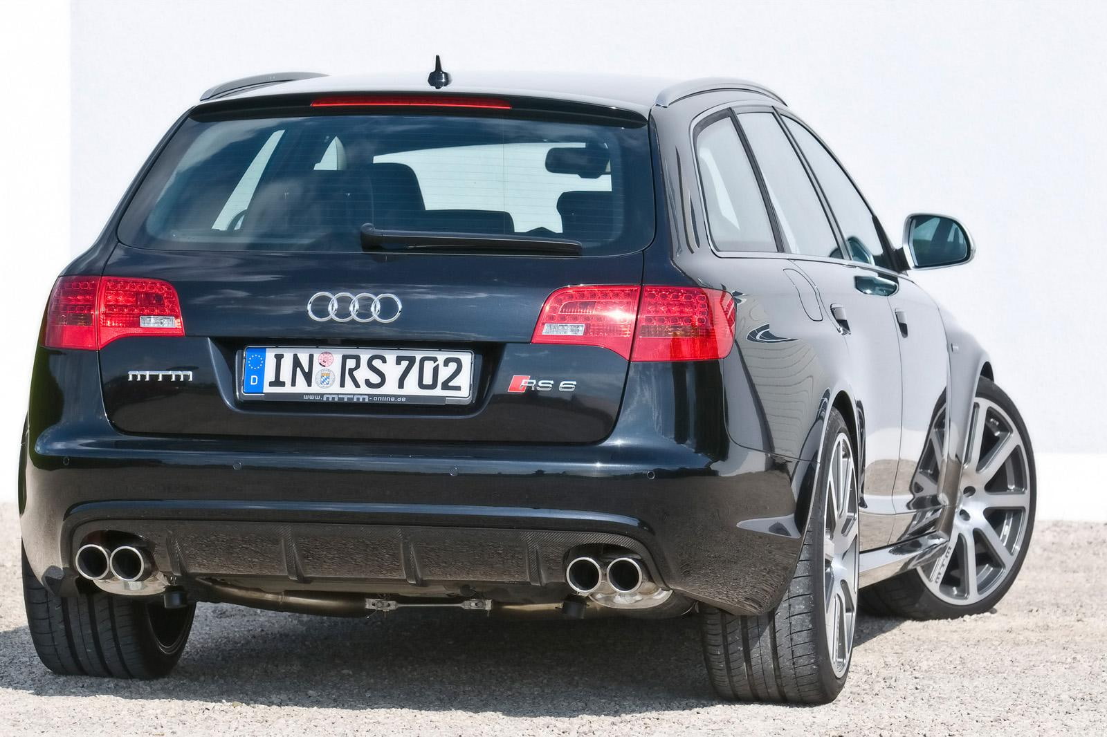 communication, rs, number, audi, tire, motor vehicle, safety, performance, car, avant, 720P, accidents and disasters, land vehicle, day, security, mode of transportation, HD Wallpaper