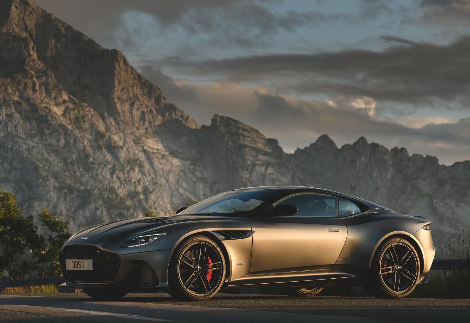 stationary, luxury, outdoors, xenon, aston, beauty in nature, mountain, (2019), motor vehicle, transportation, day, 720P, car, non-urban scene, grey, sky, HD Wallpaper