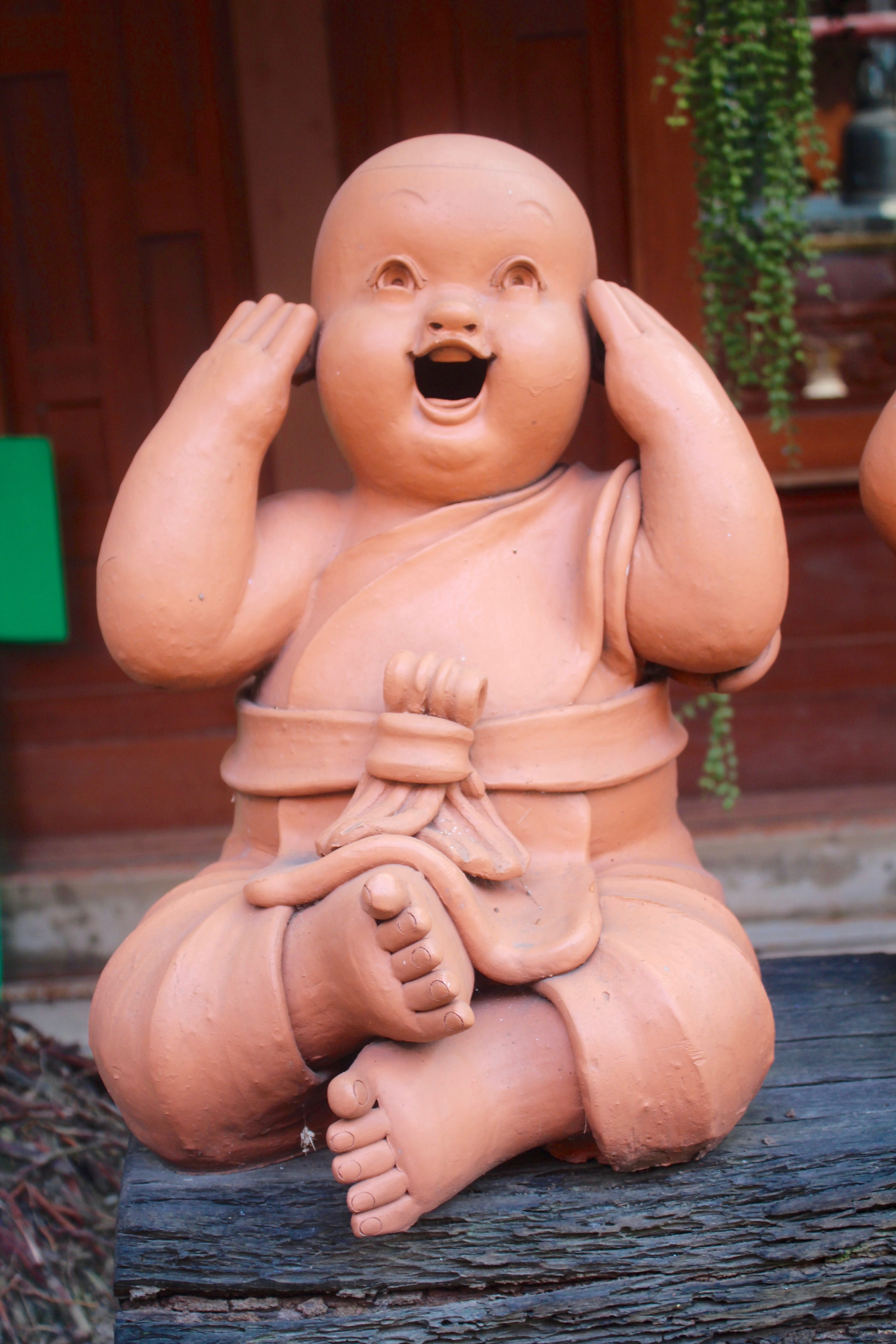 statue, finger man, focus on foreground, yoga, baby, babyhood, toddler, full length, sitting, listen, real people, not hear, one person, sculpture, day, Phone HD Wallpaper
