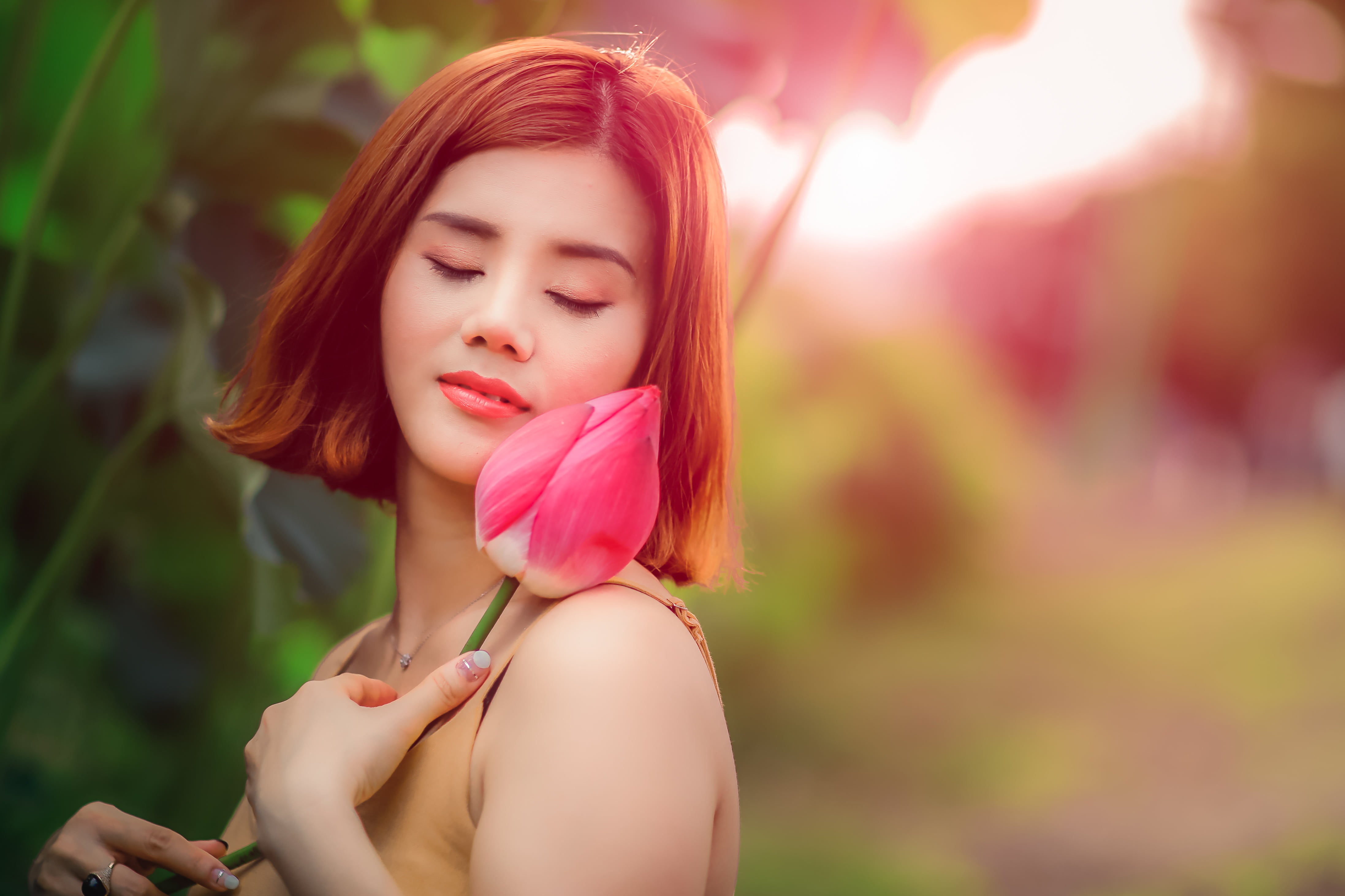 4K, headshot, holding, one Person, human Face, plant, hair, blooming, adult, write, smiling, redhead, the beauty, flowering plant, ao, people, natural, HD Wallpaper