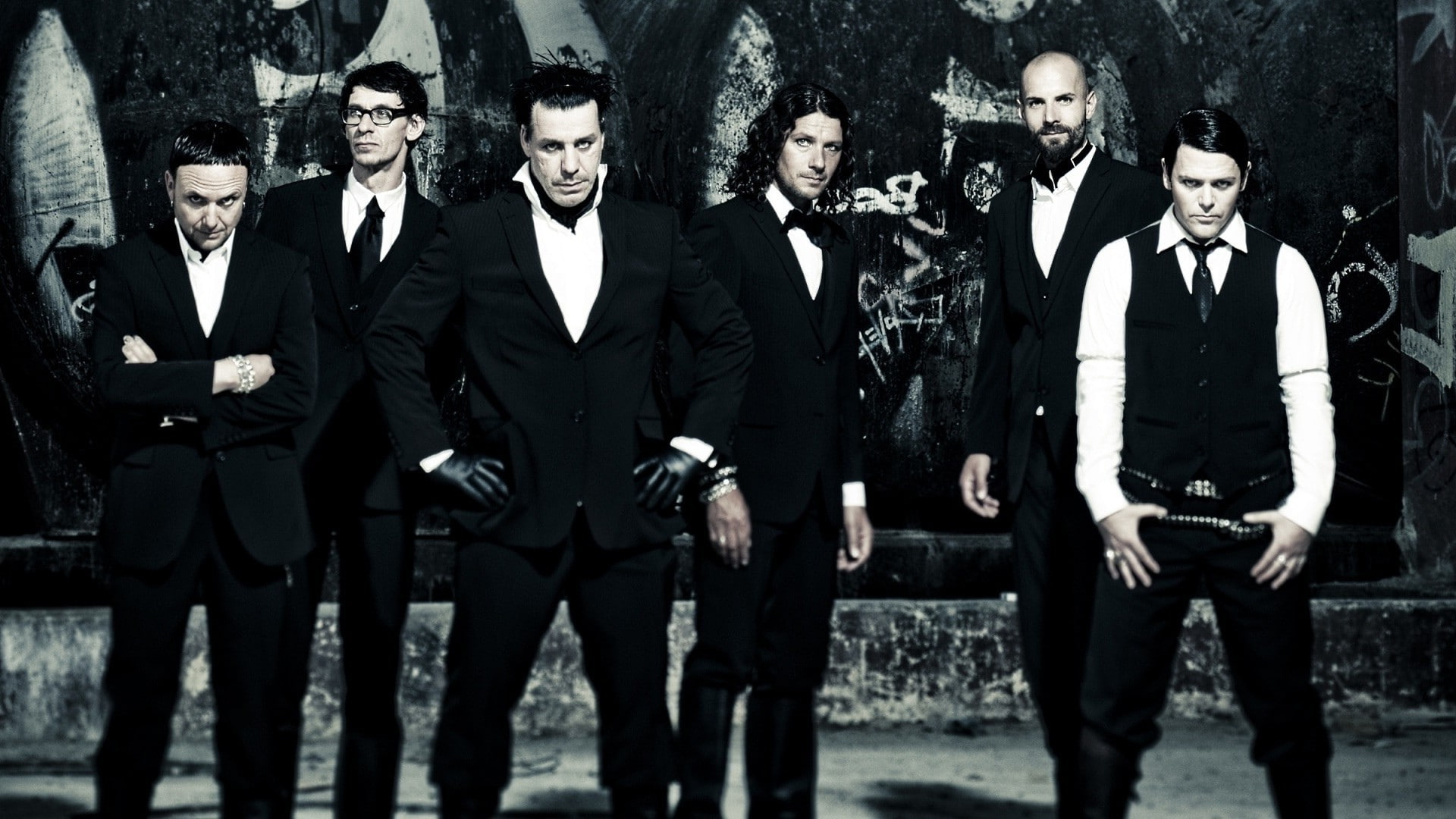 event, men, front view, 1080P, people, young men, suit, real people, well-dressed, full length, arts culture and entertainment, young women, friendship, HD Wallpaper