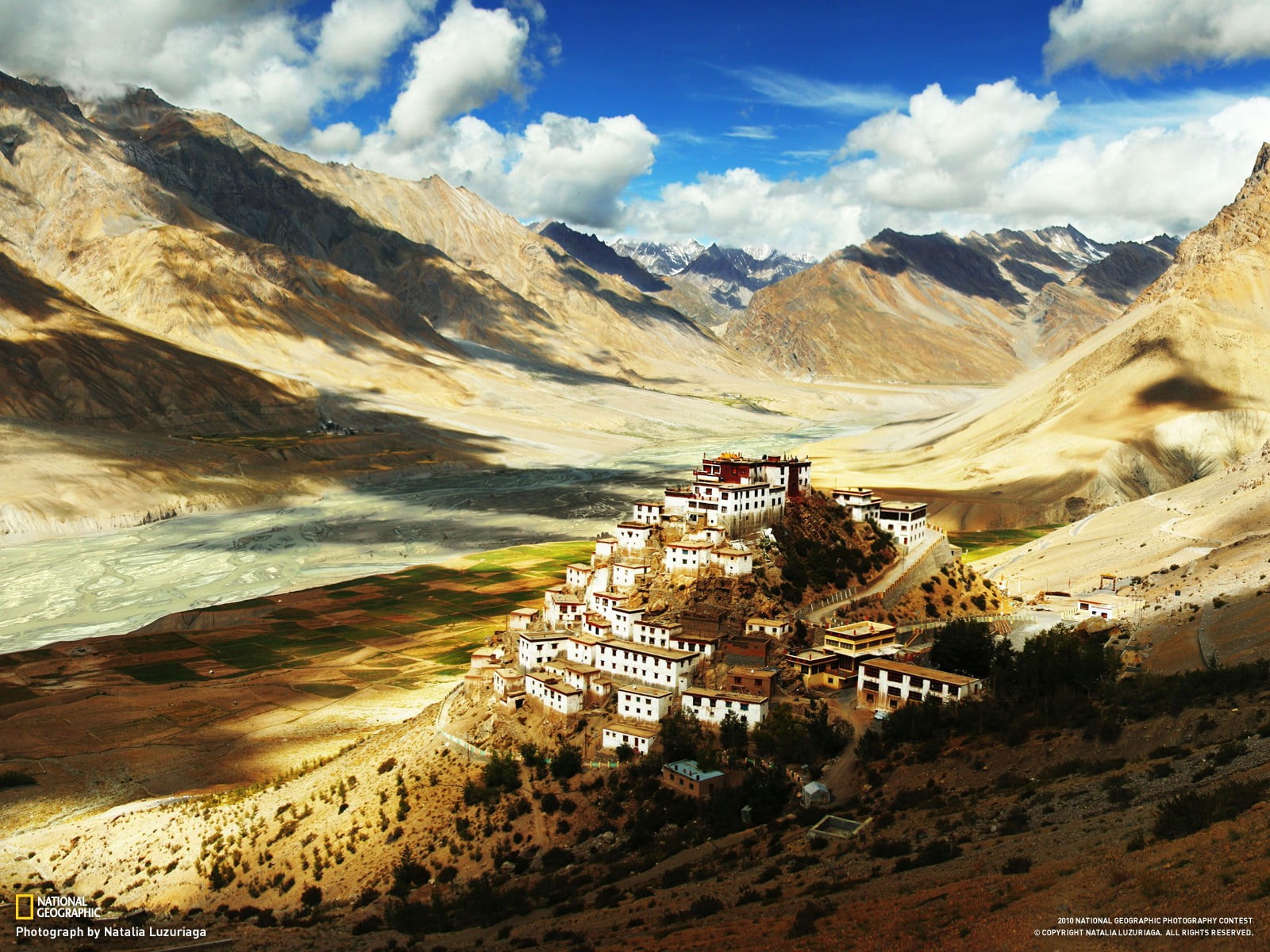 cloud - sky, travel destinations, sunlight, mountains, building exterior, houses, 720P, non-urban scene, environment, tranquil scene, tranquility, architecture, HD Wallpaper