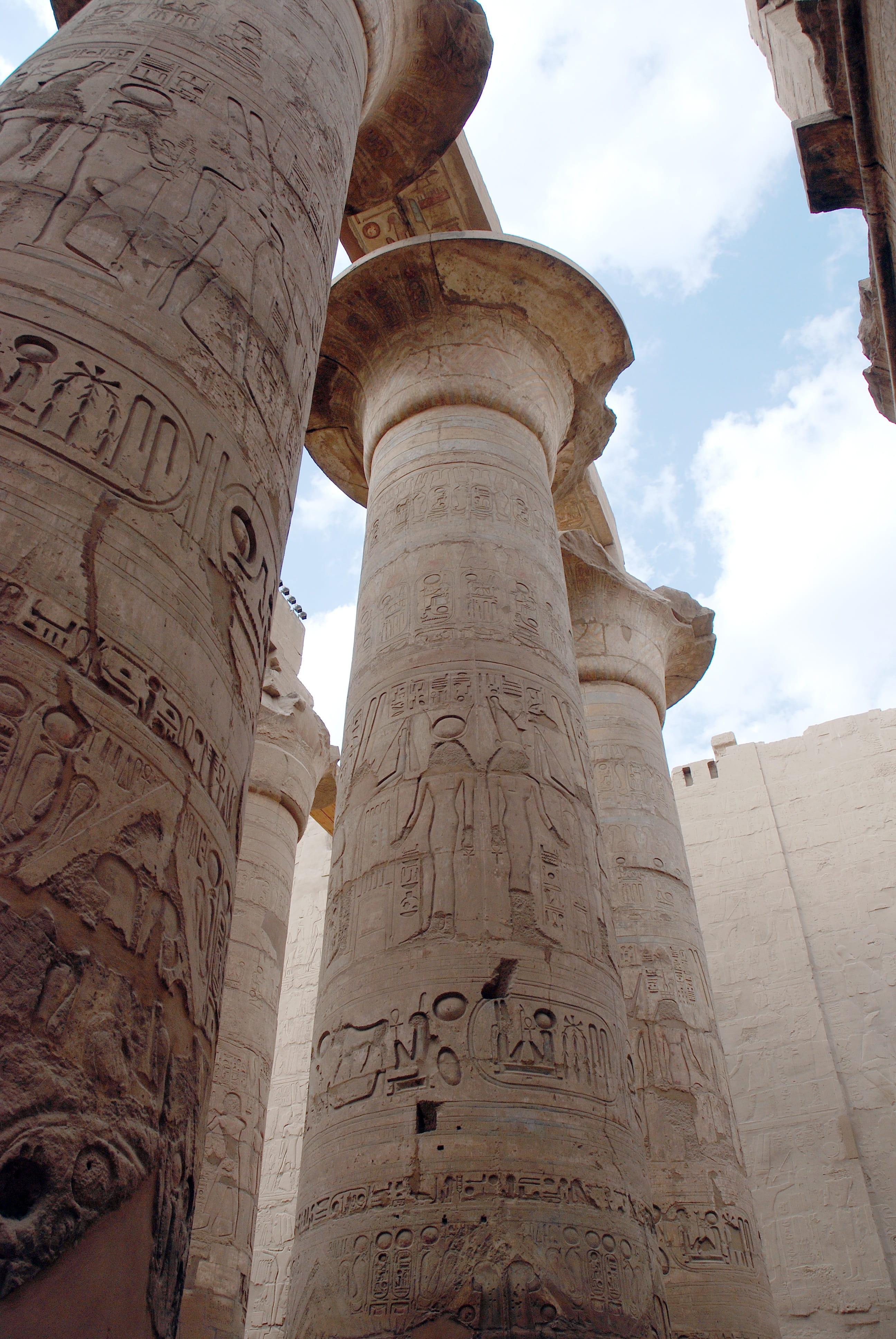 building exterior, columns, historical, history, built structure, Luxor, sculpture, carving, the past, tourism, Egypt, the stones, summer, archaeology, Phone HD Wallpaper