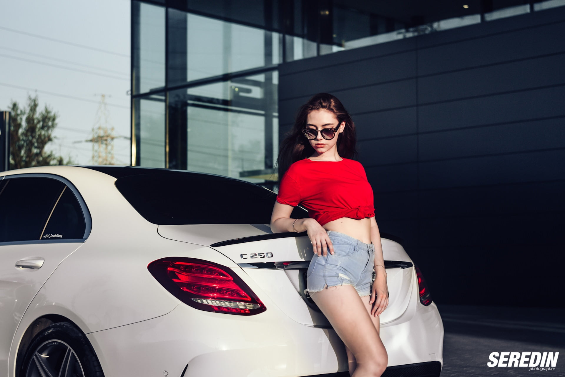 women, women outdoors, 1080P, Tied top, jean shorts, portrait, red tops, women with cars, sunglasses, T-shirt, numbers, HD Wallpaper