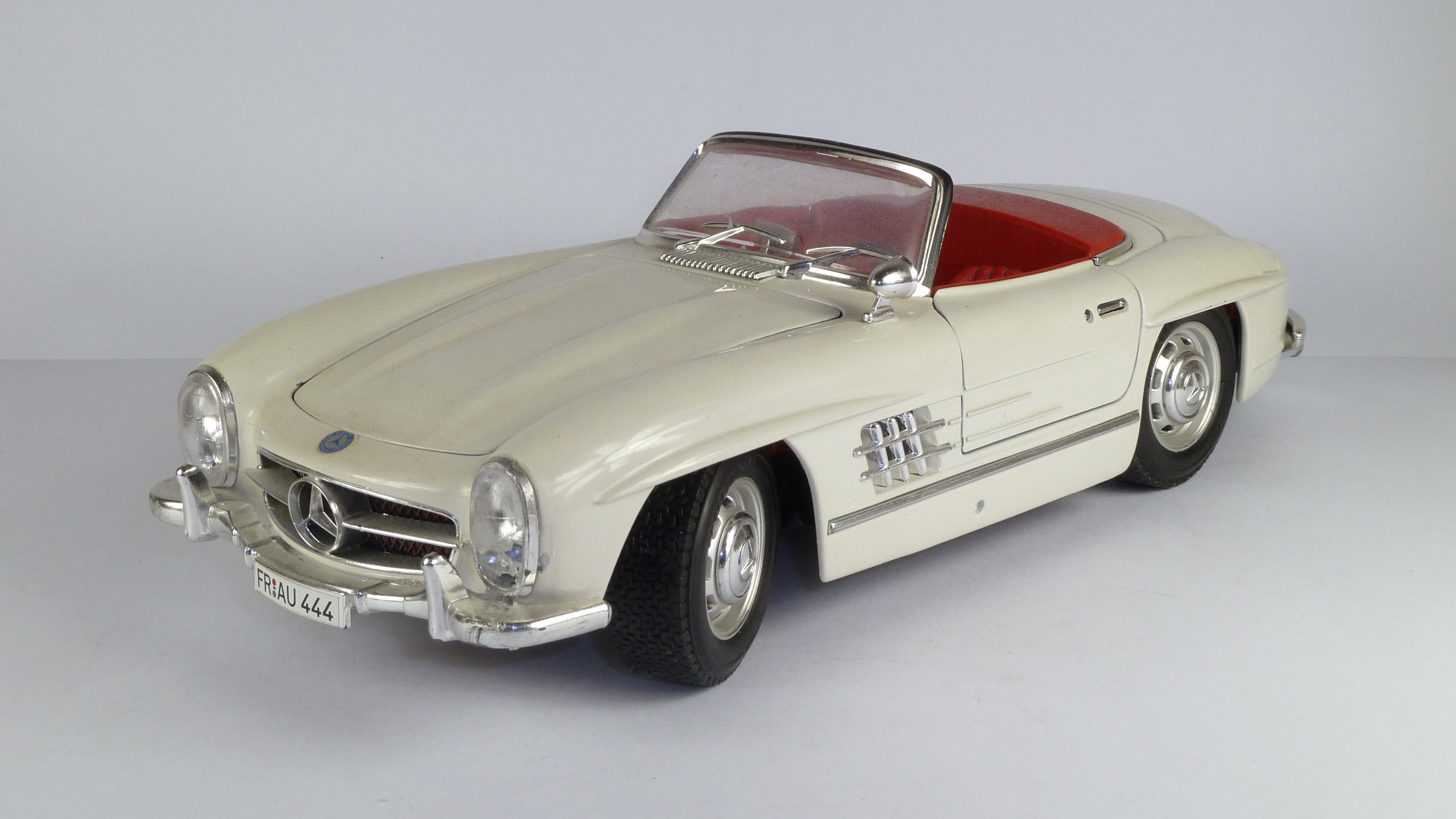 luxury, 1957, bburago, 300 sl, studio shot, mode of transportation, white background, model car, cut out, mercedes, white color, wealth, no people, tire, HD Wallpaper