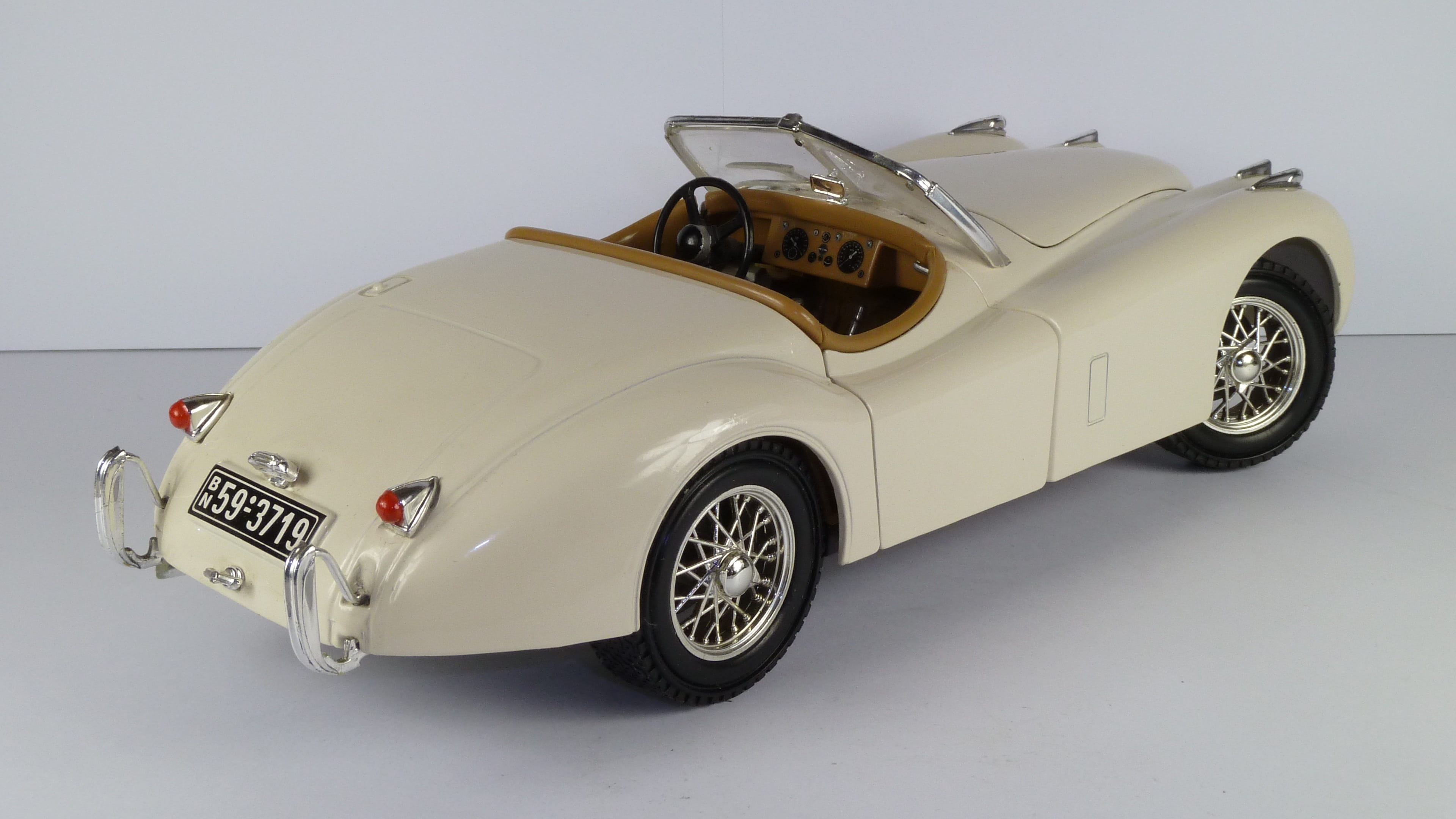 wheel, silver colored, wealth, motor vehicle, white color, speed, land vehicle, xk 120, 4K, 1x18, car, xk120, ertl, tire, transportation, mode of transportation, HD Wallpaper