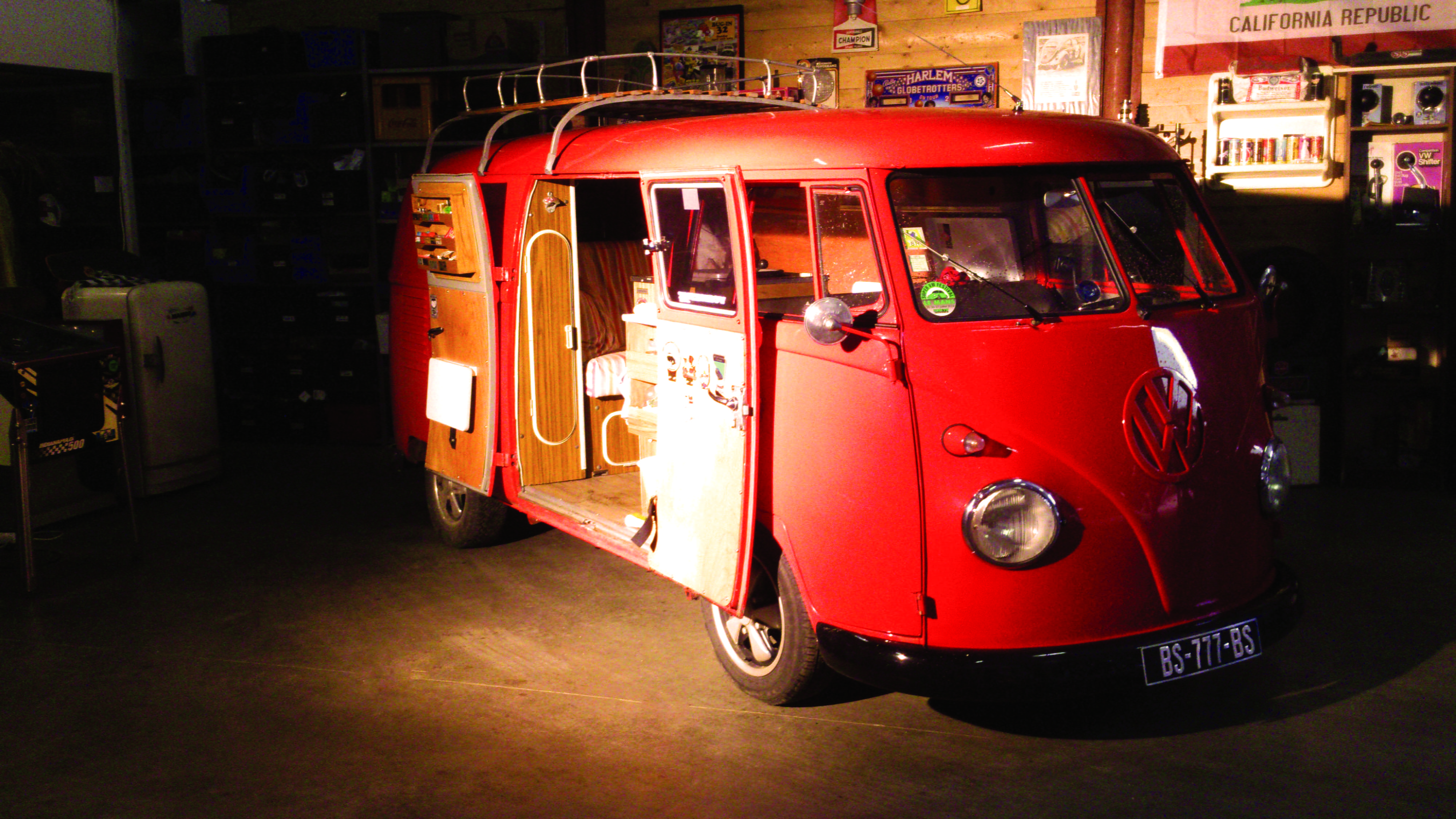 old school, street, kombi, building exterior, travel, city, car, public transportation, fire engine, incidental people, red, illuminated, vehicle, volkswagen, HD Wallpaper