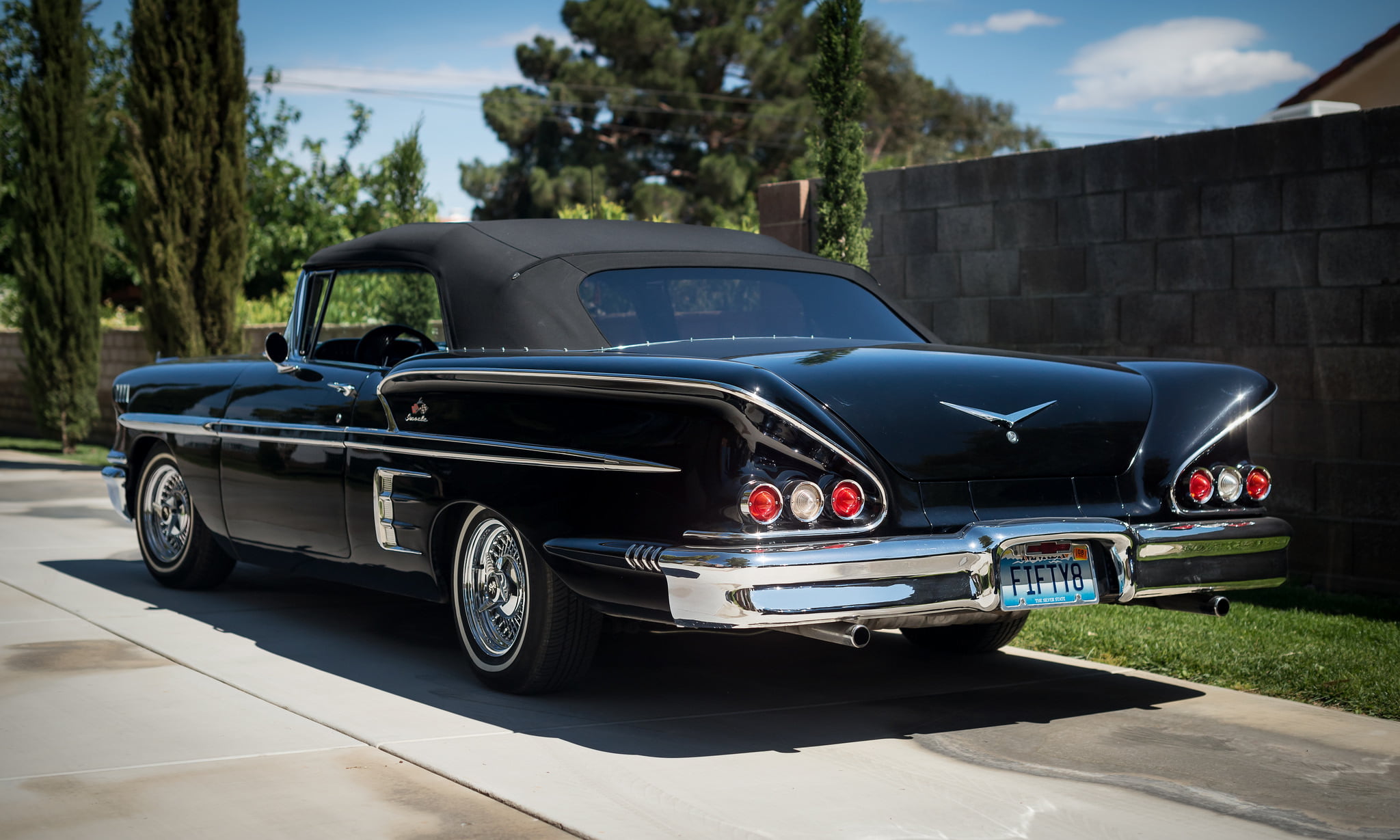 classic, car, old, mode of transportation, collectors Car, day, engine, sunlight, exhibition, american Culture, convertible, nature, black, chrome, old-fashioned, HD Wallpaper