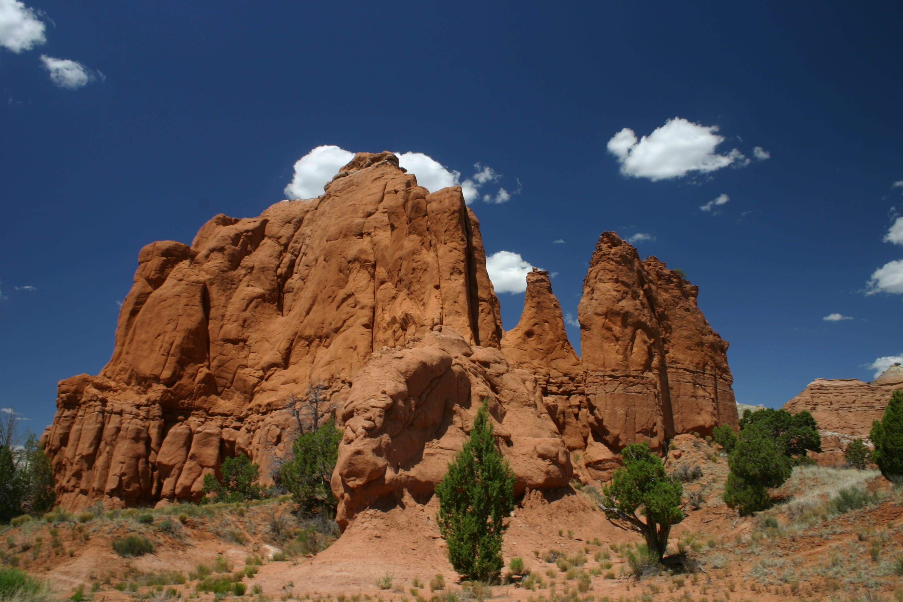 low angle view, semi-arid, day, national Park, colorful, Kodachrome, 2K, scenics - nature, scenics, no people, rock - Object, cloud - sky, outdoors, travel destinations, HD Wallpaper