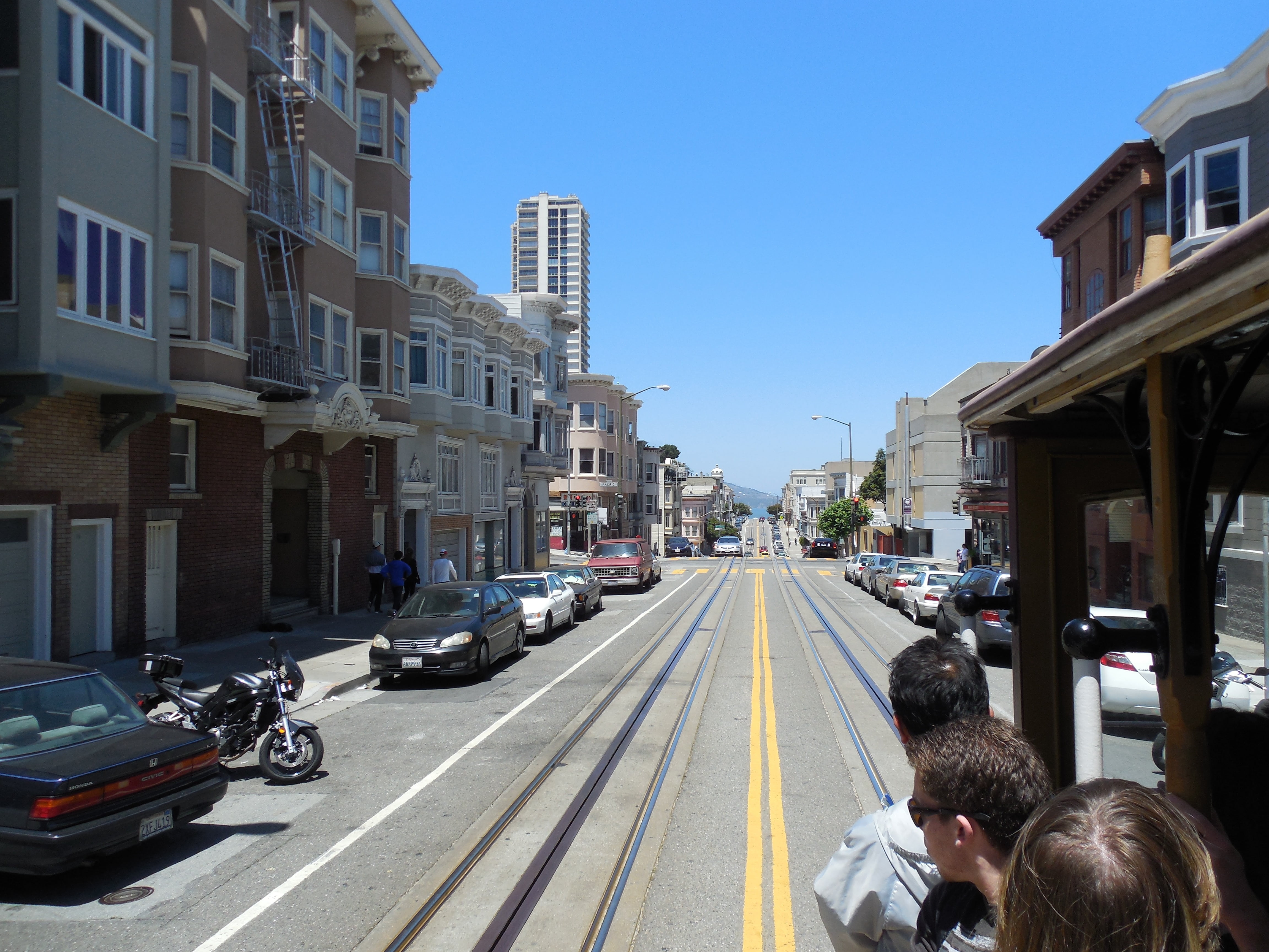 road, clear sky, architecture, transportation, cable car, building, people, real people, nature, built structure, urban, head, diminishing perspective, HD Wallpaper