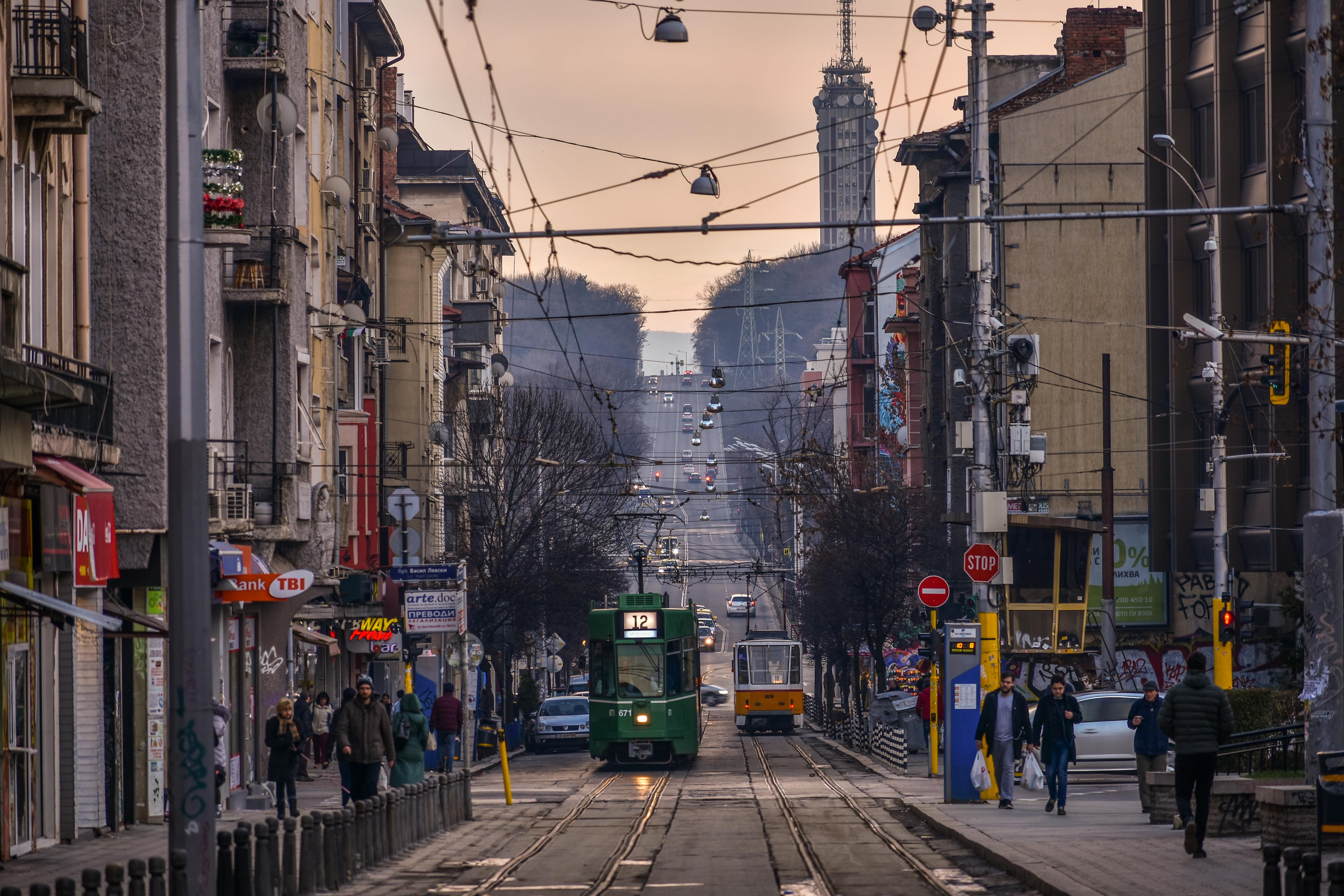 real people, building, architecture, 5K, street, electricity, built structure, city life, rail transportation, cable, the way forward, railroad track, HD Wallpaper
