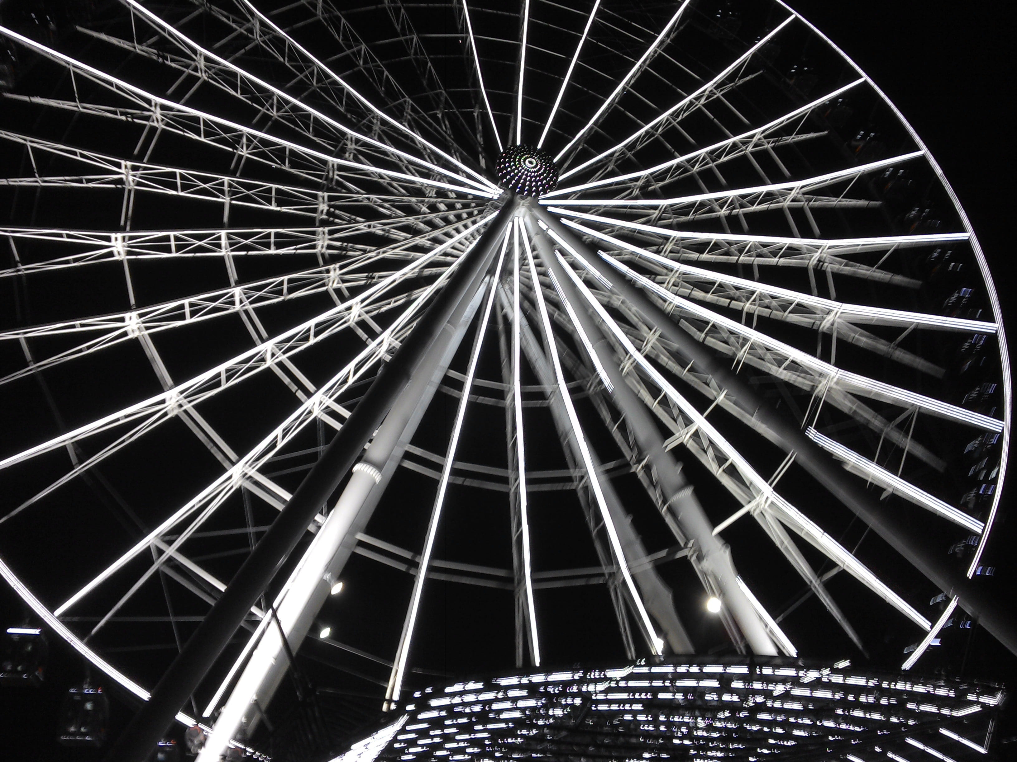 2K, fair, nature, sky, architecture, tourism, rides, pattern, tall - high, low angle view, backlash, amusement park ride, fairground, wheel of fortune, HD Wallpaper