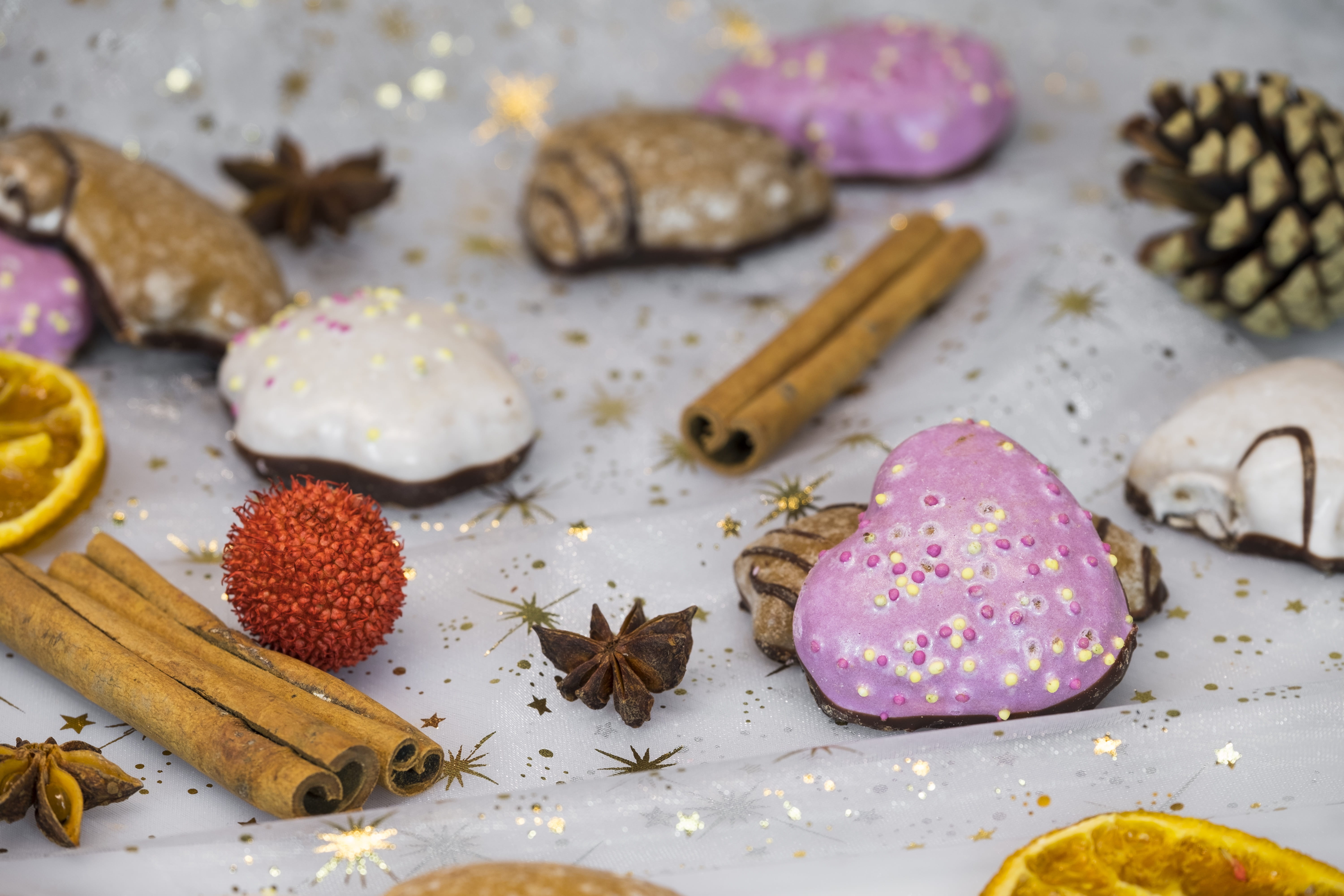 textile, cinnamon stick, nicholas, baked, freshness, close-up, decor, cake, plant, indoors, christmas baking, decoration, postcard, star anise, dessert, HD Wallpaper