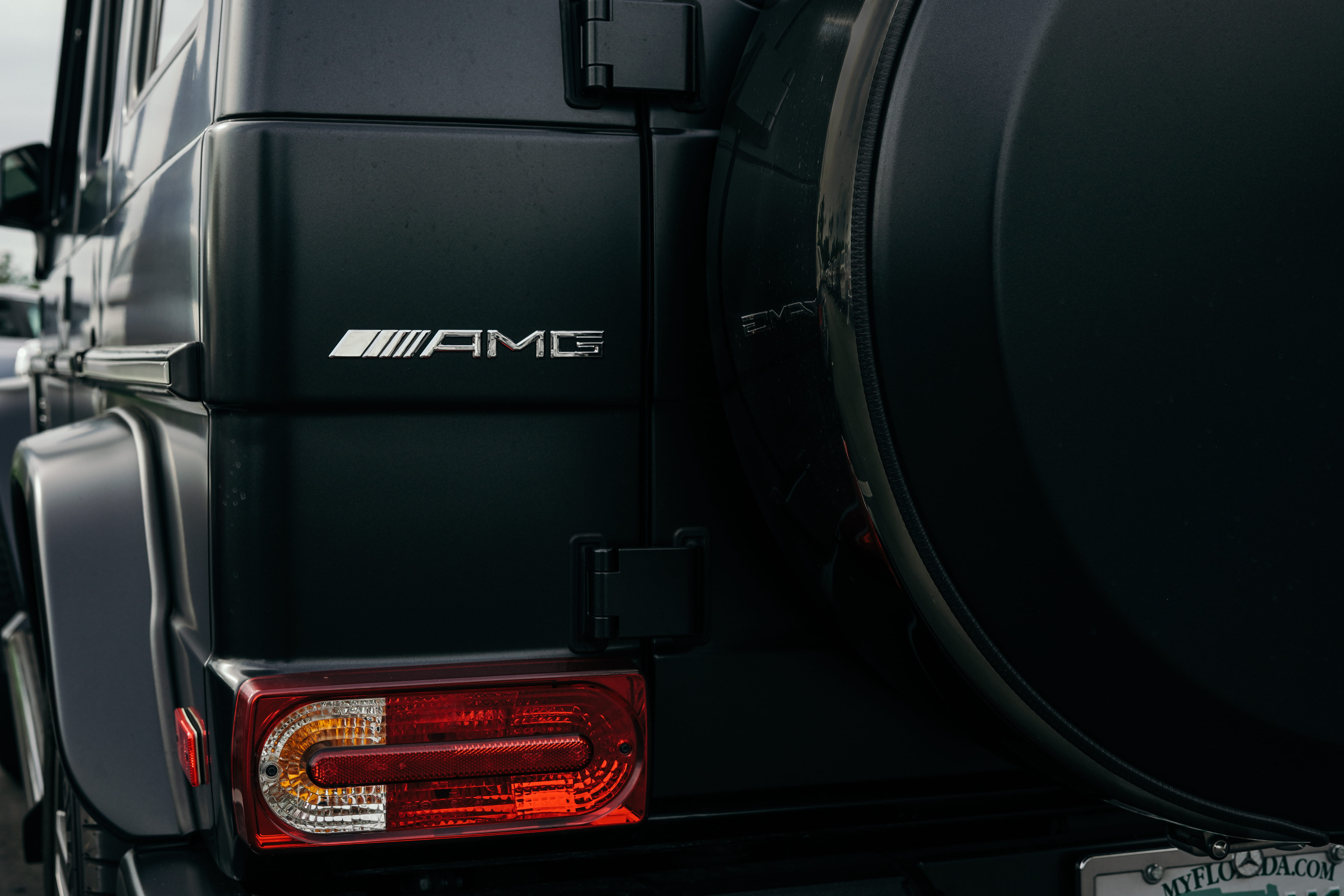 international plaza, motor vehicle, indoors, automobile, retro styled, dvd, black, public transportation, disk, close-up, tampa, matte, projector, brake, HD Wallpaper