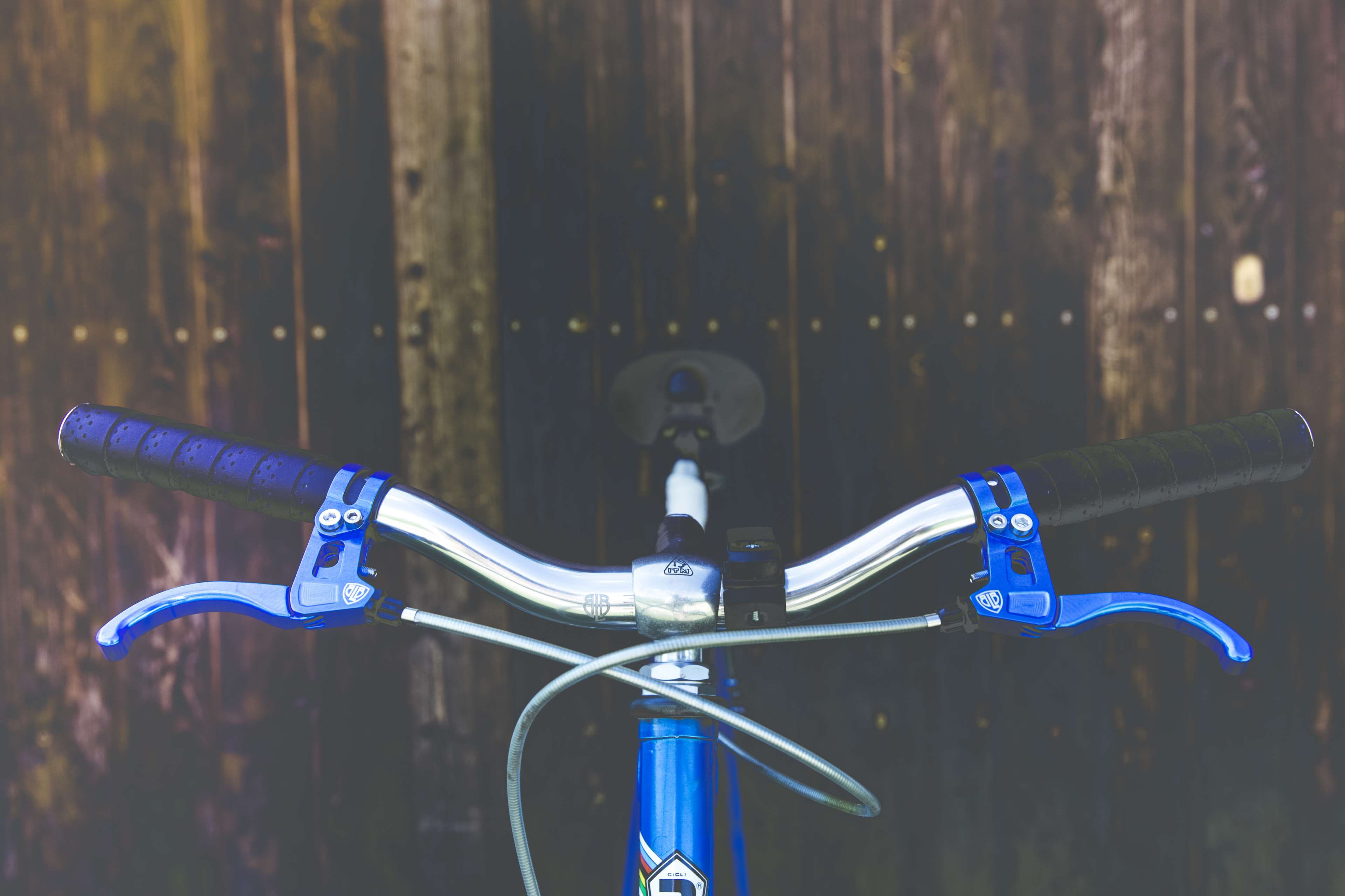 cycle, transportation, vehicle, water, 4K, nature, brake levers, handle, blue, close-up, wood, focus on foreground, architecture, customized, no people, HD Wallpaper