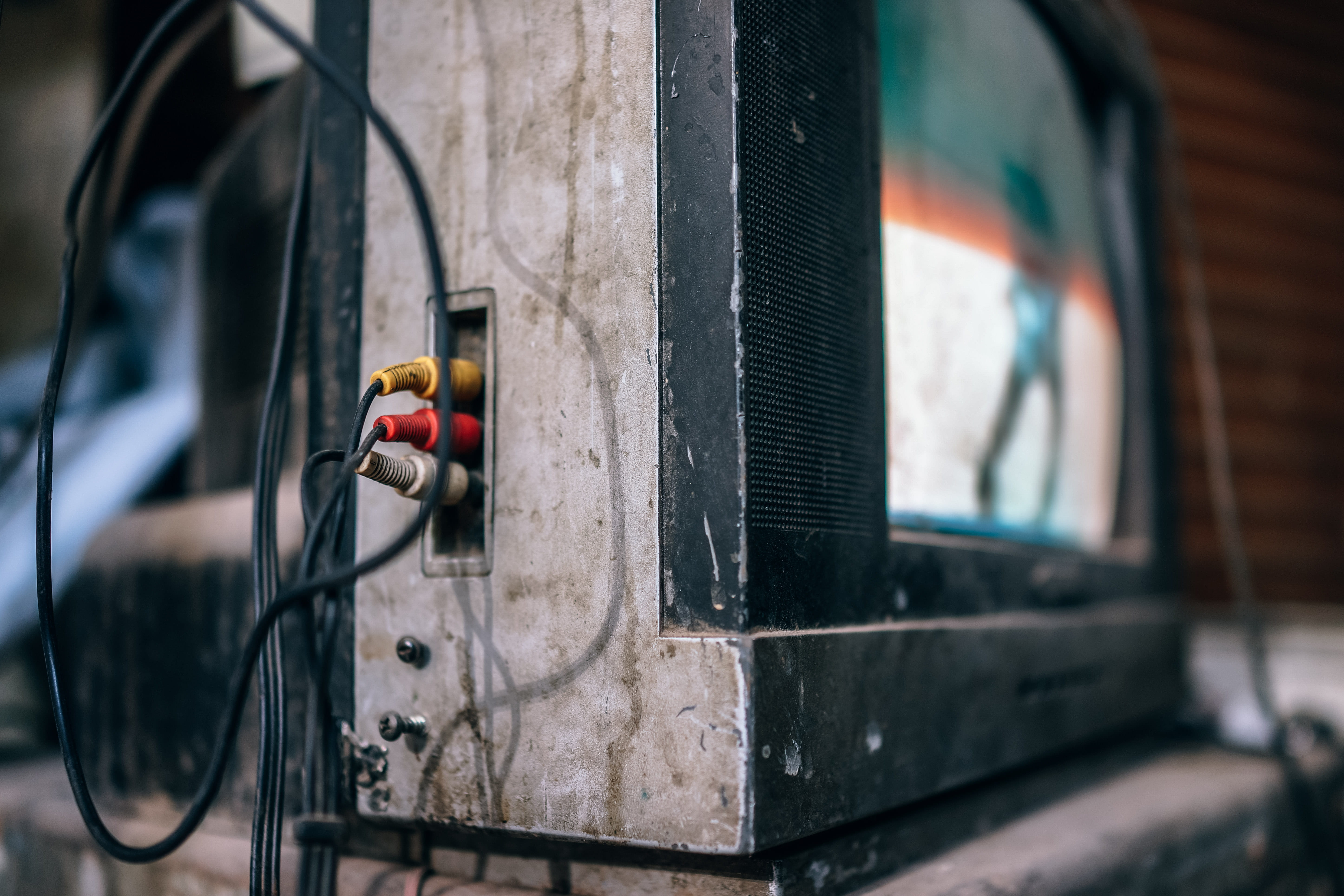 electronics, old, outdoors, turned, wires, view, sunlight, close-up, crt, close, connection, architecture, glass - material, tech, closeup, black, metal, HD Wallpaper