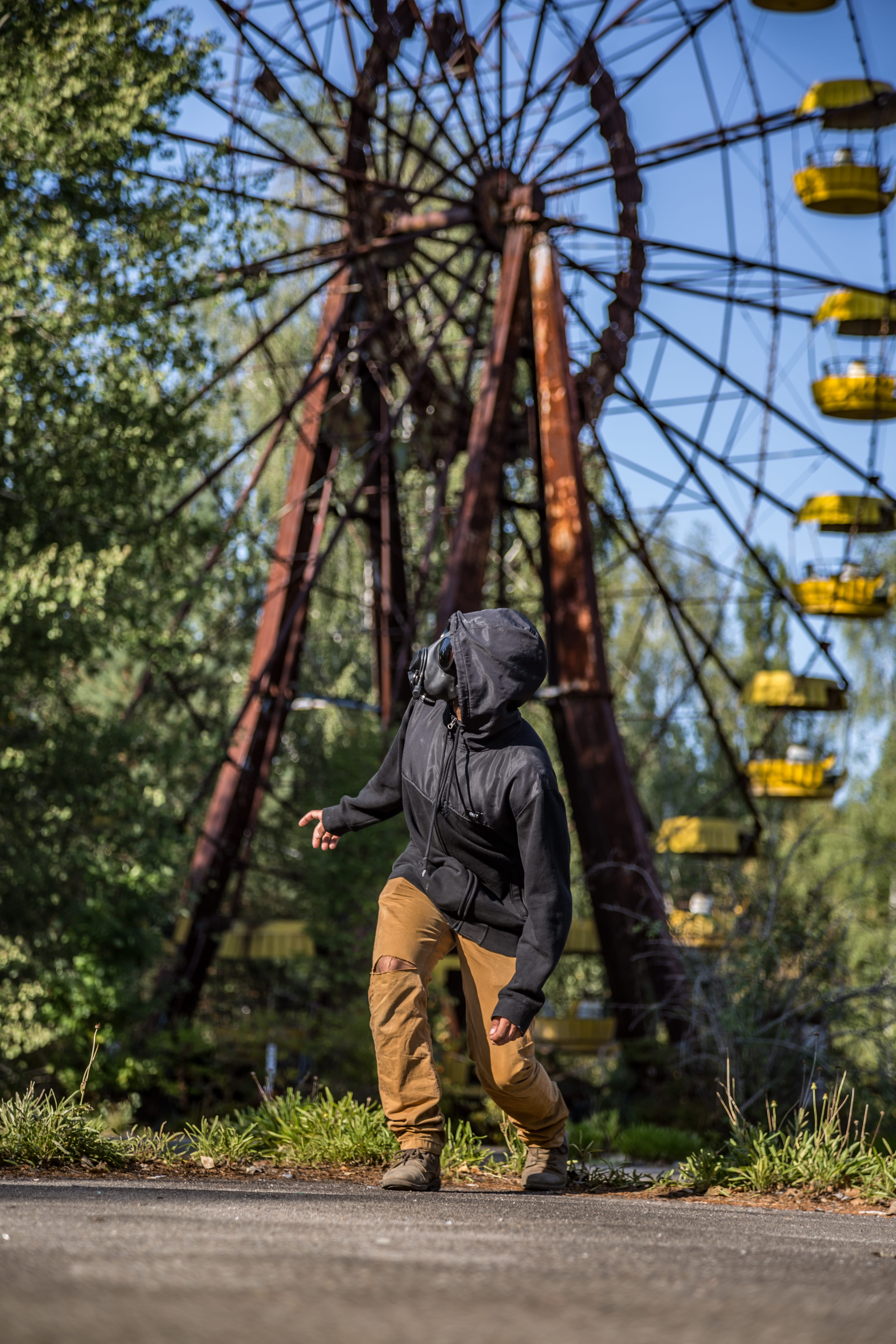 full length, casual clothing, ferris wheel, metal, daylight, Chernobyl, rear view, road, men, adult, wheel, leisure activity, plant, transportation, day, Phone HD Wallpaper