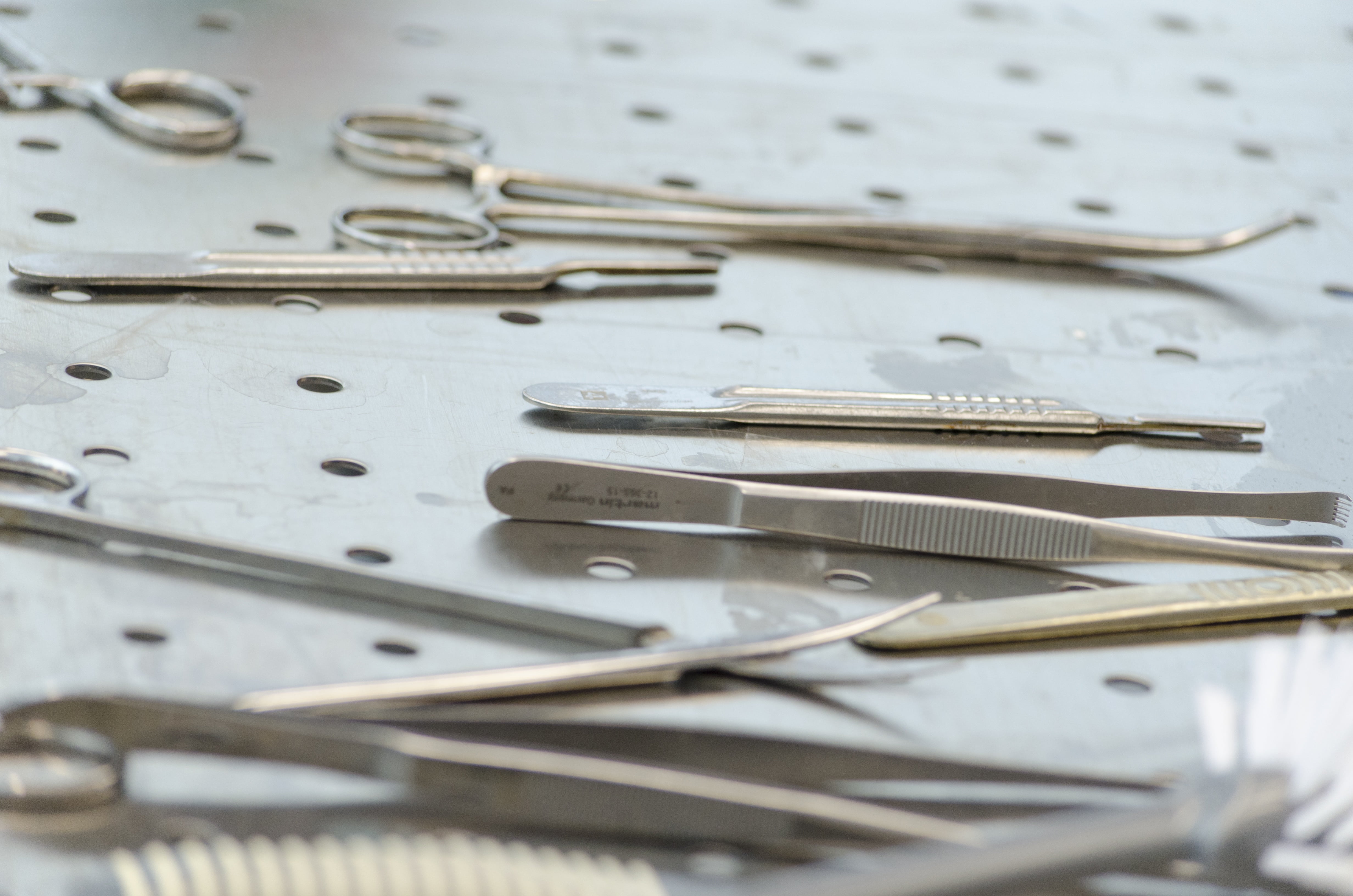 table, backgrounds, silver colored, medical science, table knife, no people, high angle view, manicurist, metal, fork, close-up, theater, steel, stainless, HD Wallpaper