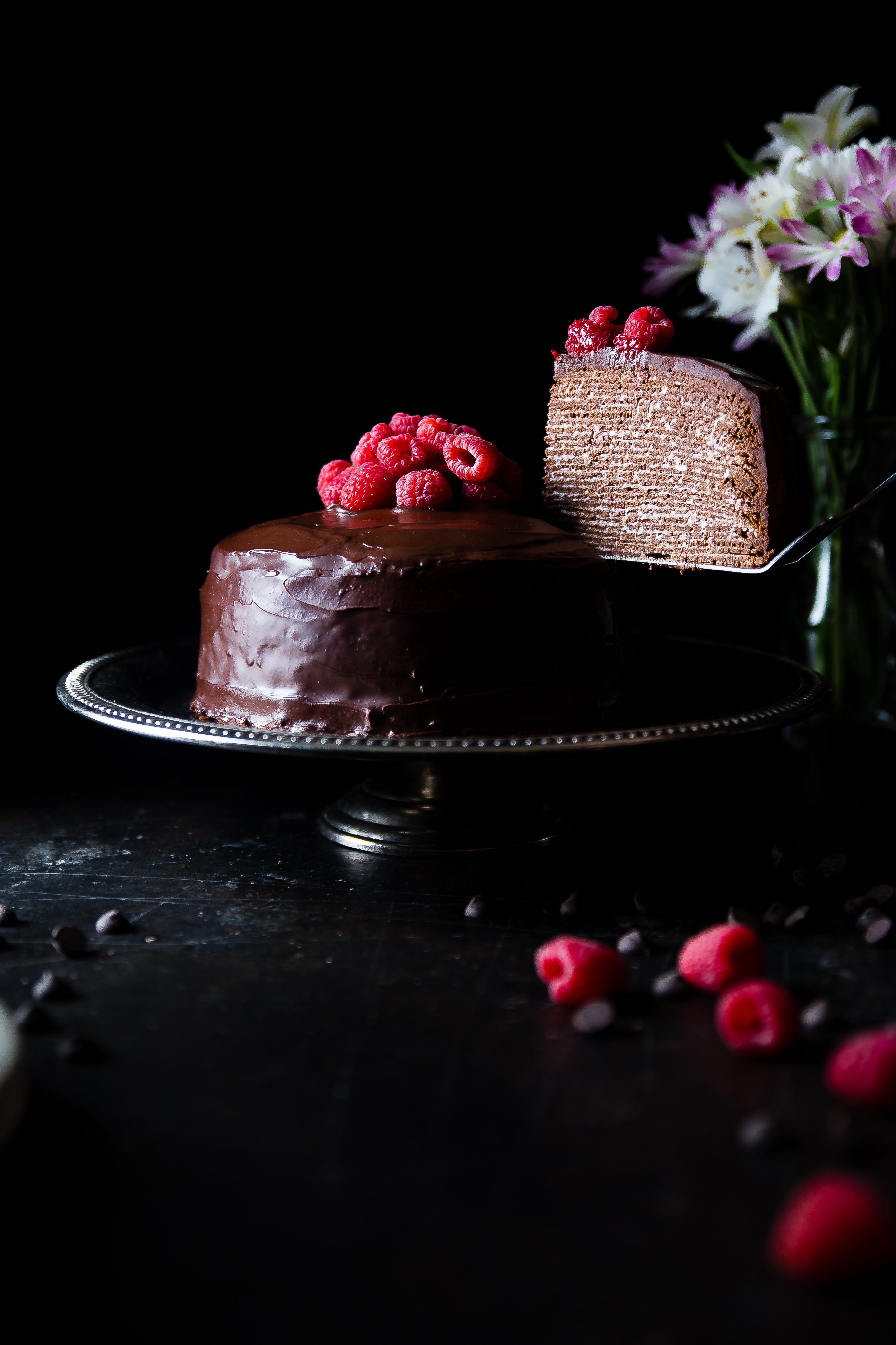 chocolate, black background, indulgence, sweet food, sweet, stand, flower, food styling, freshness, steel, unhealthy eating, tray, studio shot, food and drink, Phone HD Wallpaper