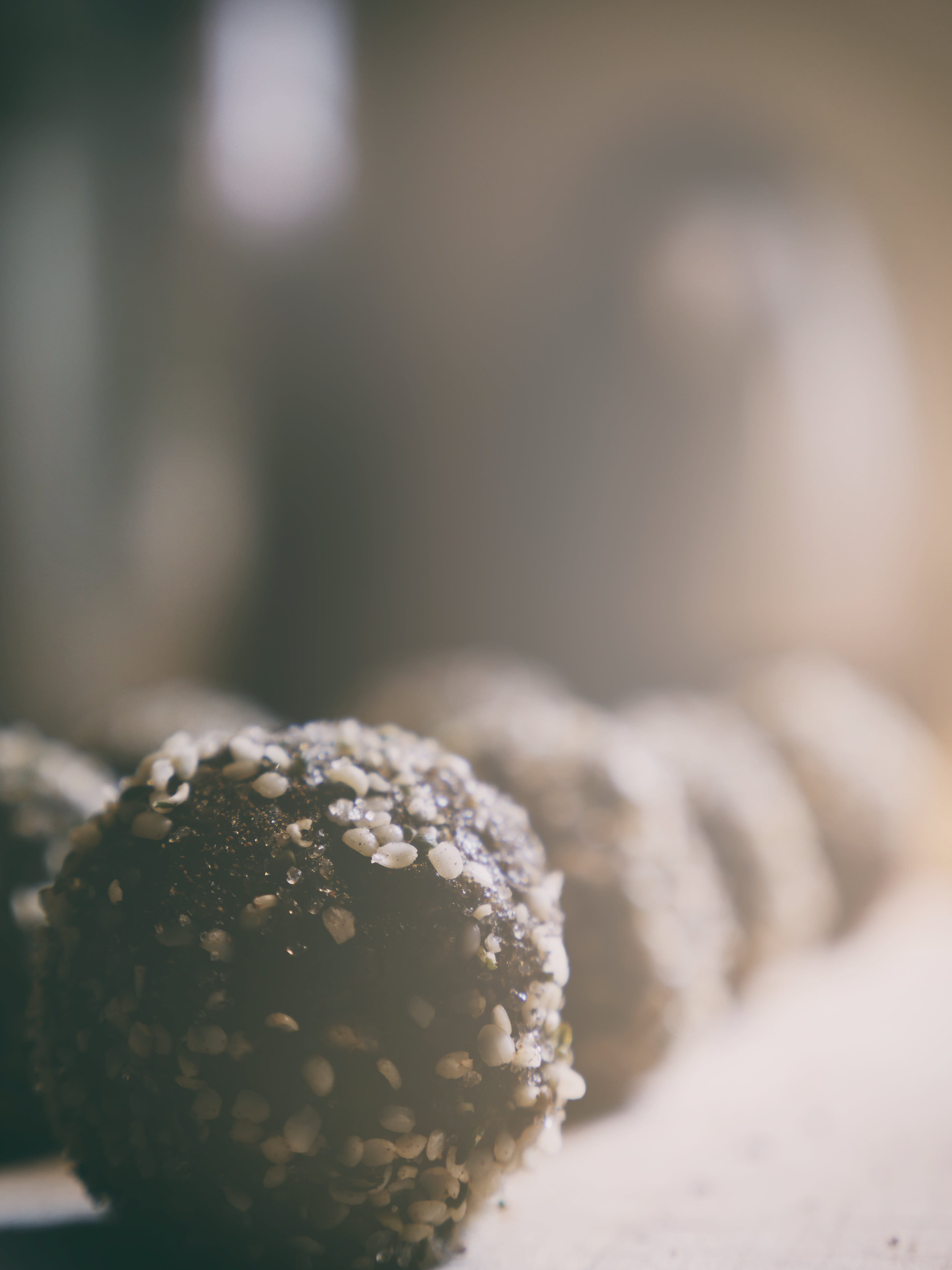 no people, cupcake, montreal, food and drink, fit, unhealthy eating, freshness, still life, chocolate, hemp, ready-to-eat, macaroon, dessert, energy ball, Phone HD Wallpaper