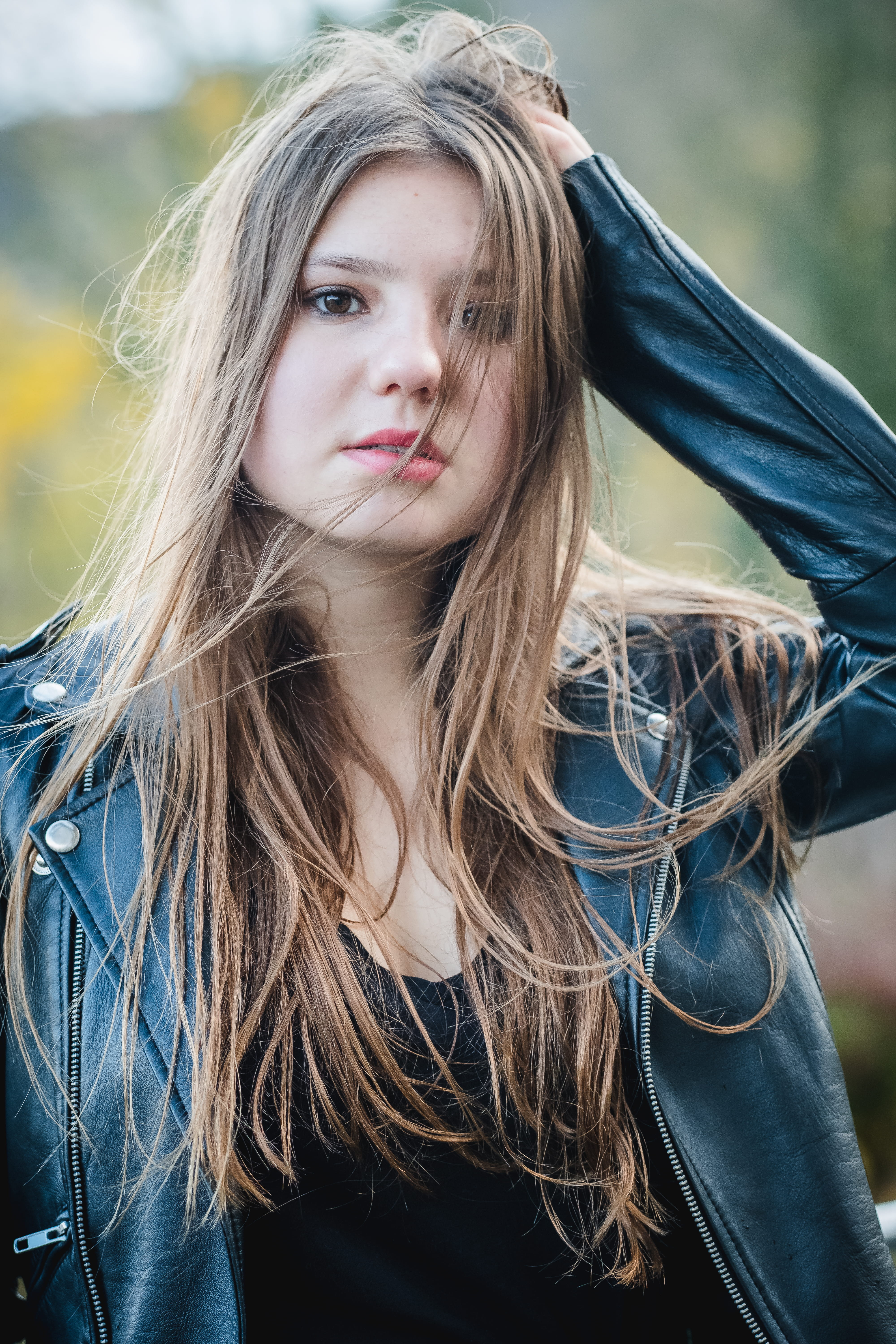 outdoors, moody, bern, young adult, lifestyles, beautiful woman, hairstyle, 5K, long hair, windy, headshot, close-up, beauty, leisure activity, young women, Phone HD Wallpaper