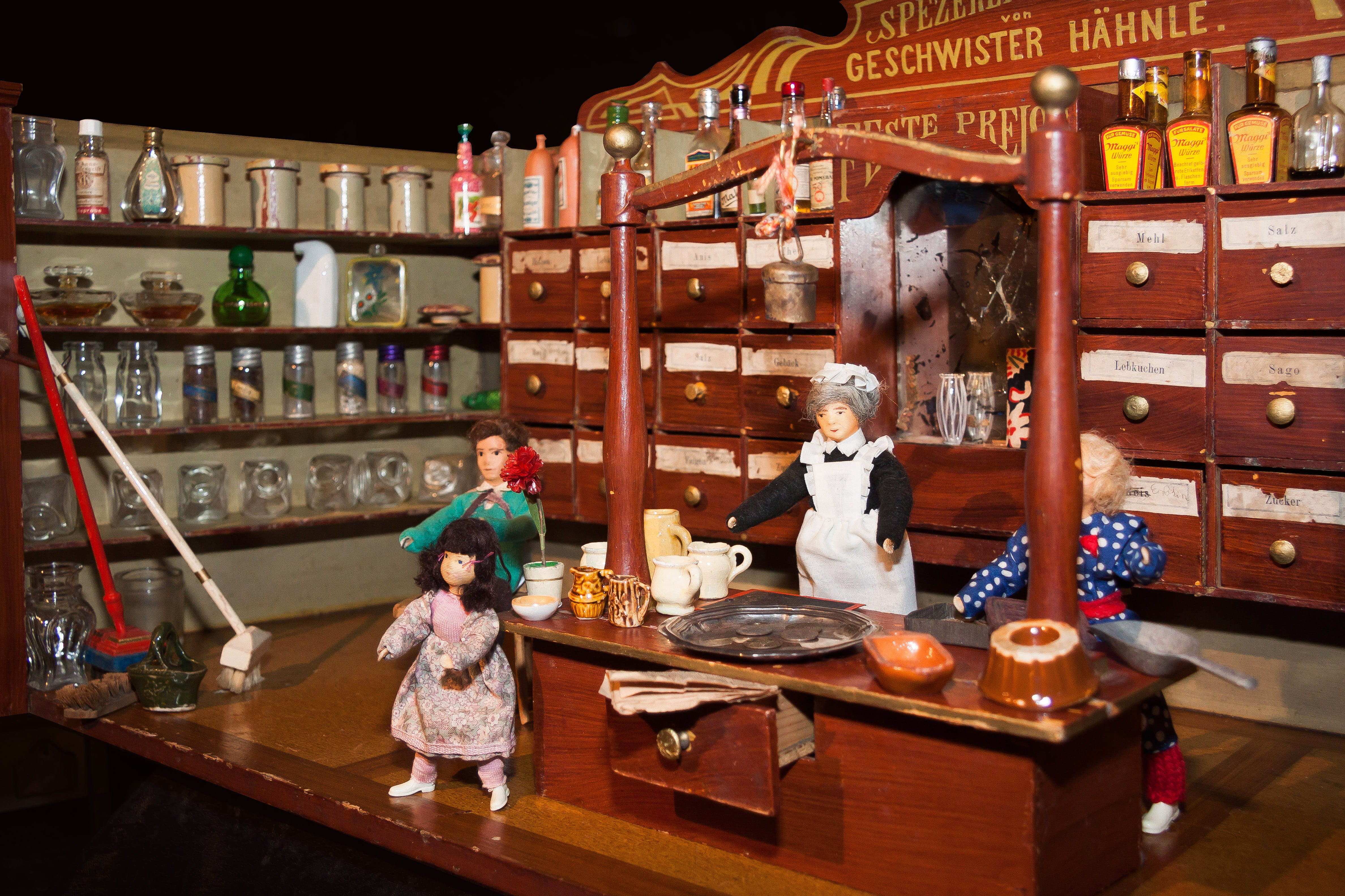 old, play, wooden, parent, daughter, wood, retail business, men, women, offspring, childhood, holding, old toys, togetherness, shelf, shopping, males, brown, HD Wallpaper