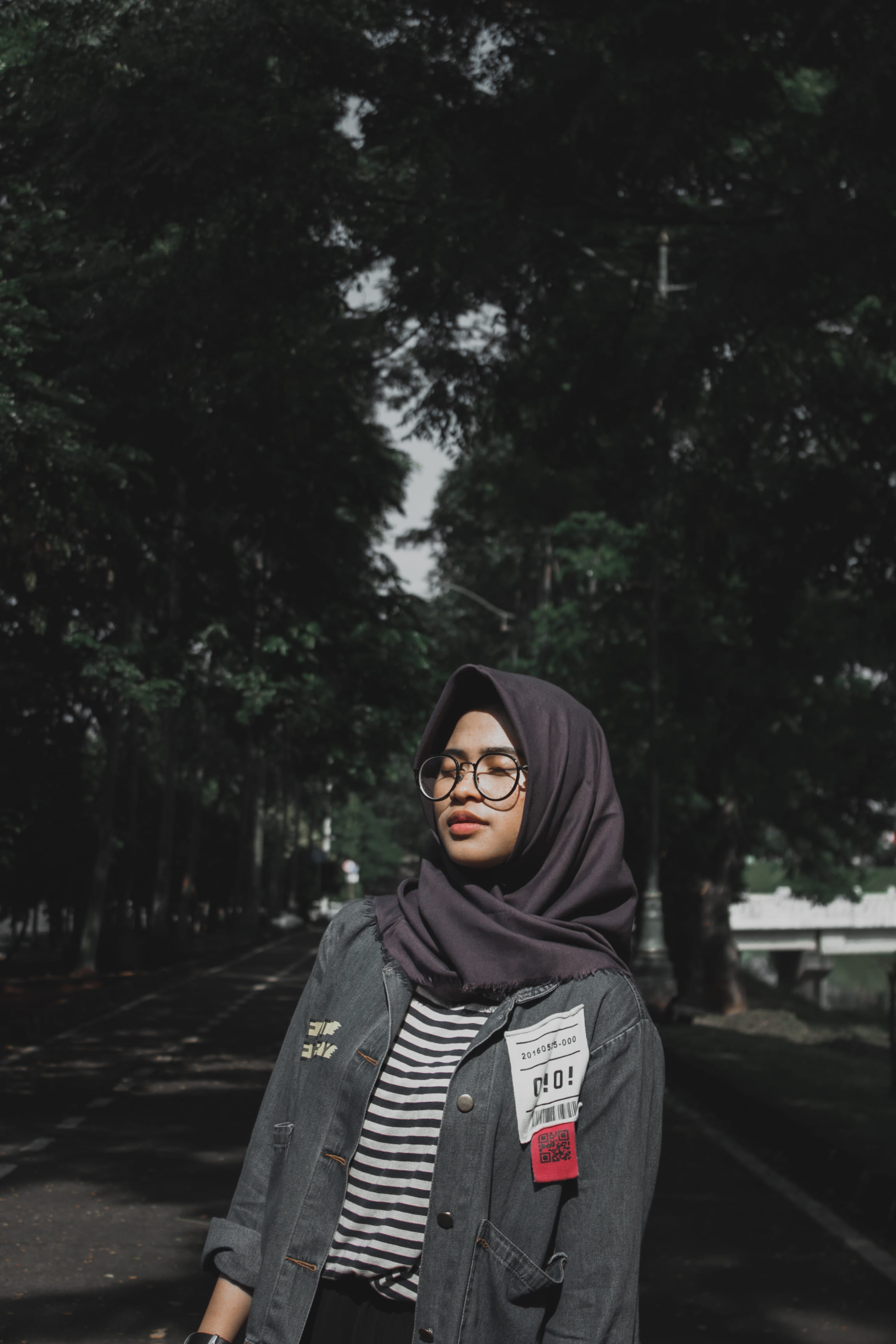 one person, scarf, jacket, 2K, day, streeet, clothing, pants, portrait, sleeve, young adult, tree, real people, young women, focus on foreground, lined, Phone HD Wallpaper