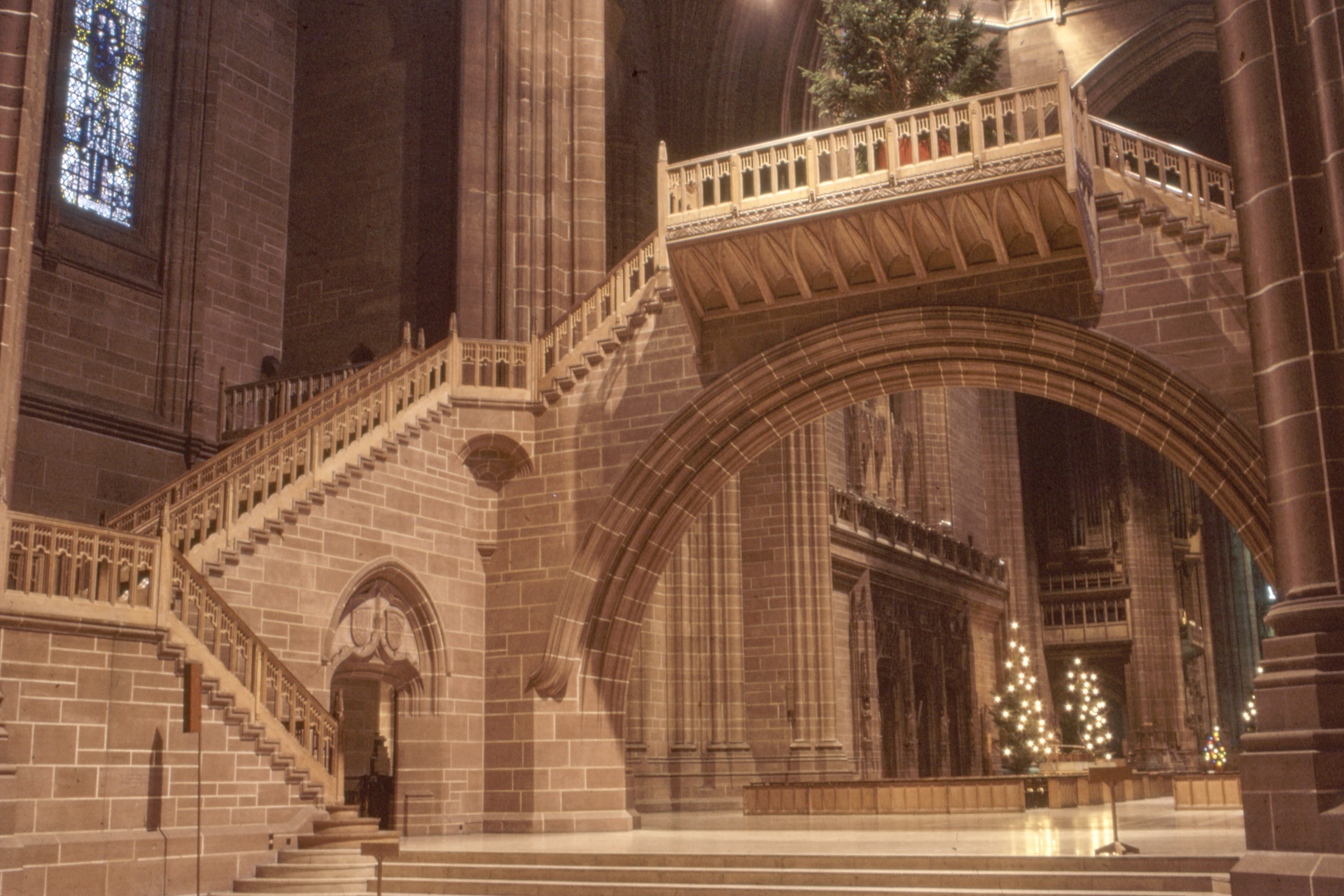the past, low angle view, 5K, banister, handrail, history, arched, brown, travel destinations, film photography, arch, analog, urban, outdoors, metropolis, HD Wallpaper