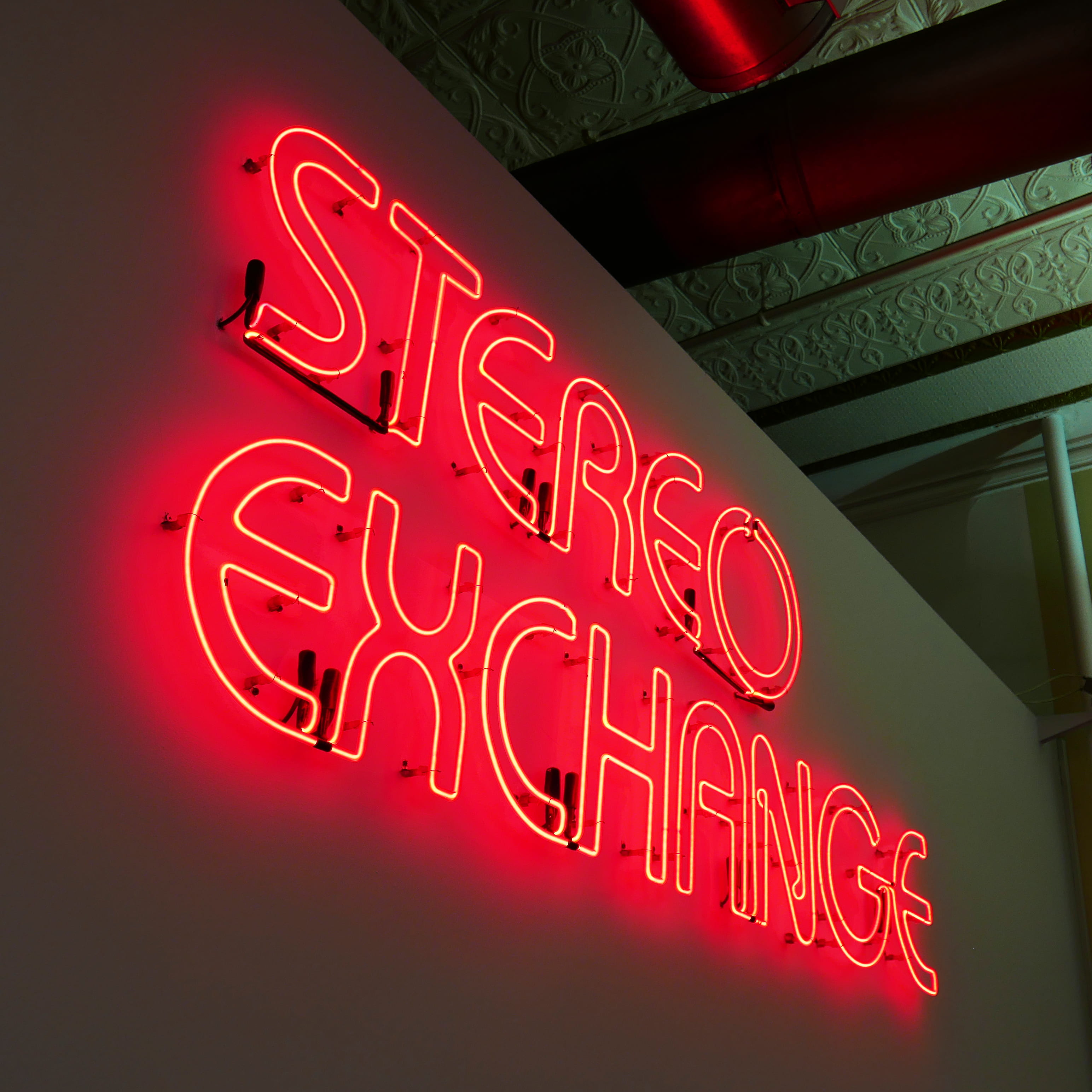 information sign, 2K, signage, illuminated, lights, built structure, stereo, wall, pub, light, low angle view, red, indoors, white, text, information, Phone HD Wallpaper