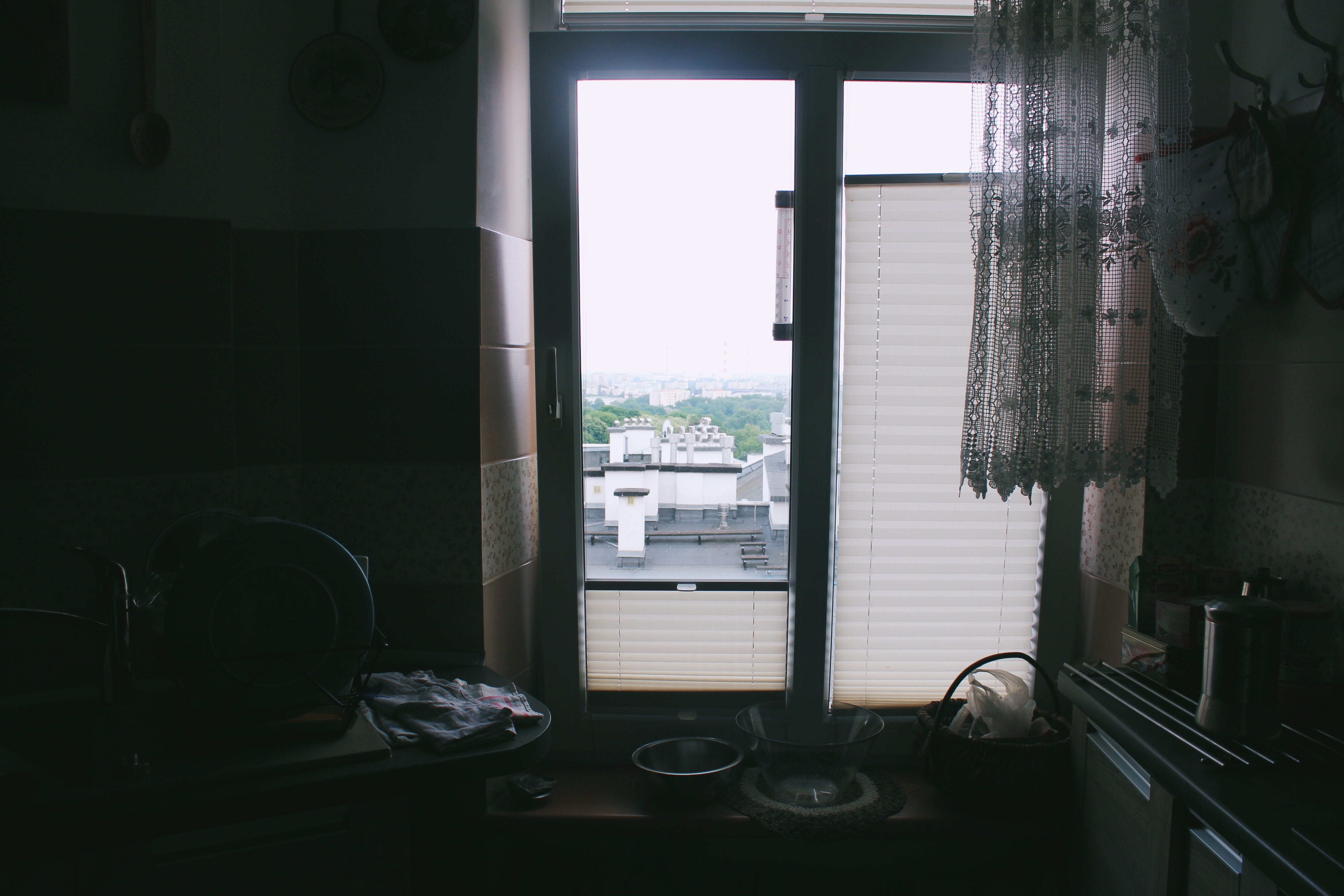 glass, sink, window blinds, household equipment, interior design, room, inside, 5K, apartment, indoors, home, kitchen sink, window, dark, absence, domestic kitchen, HD Wallpaper