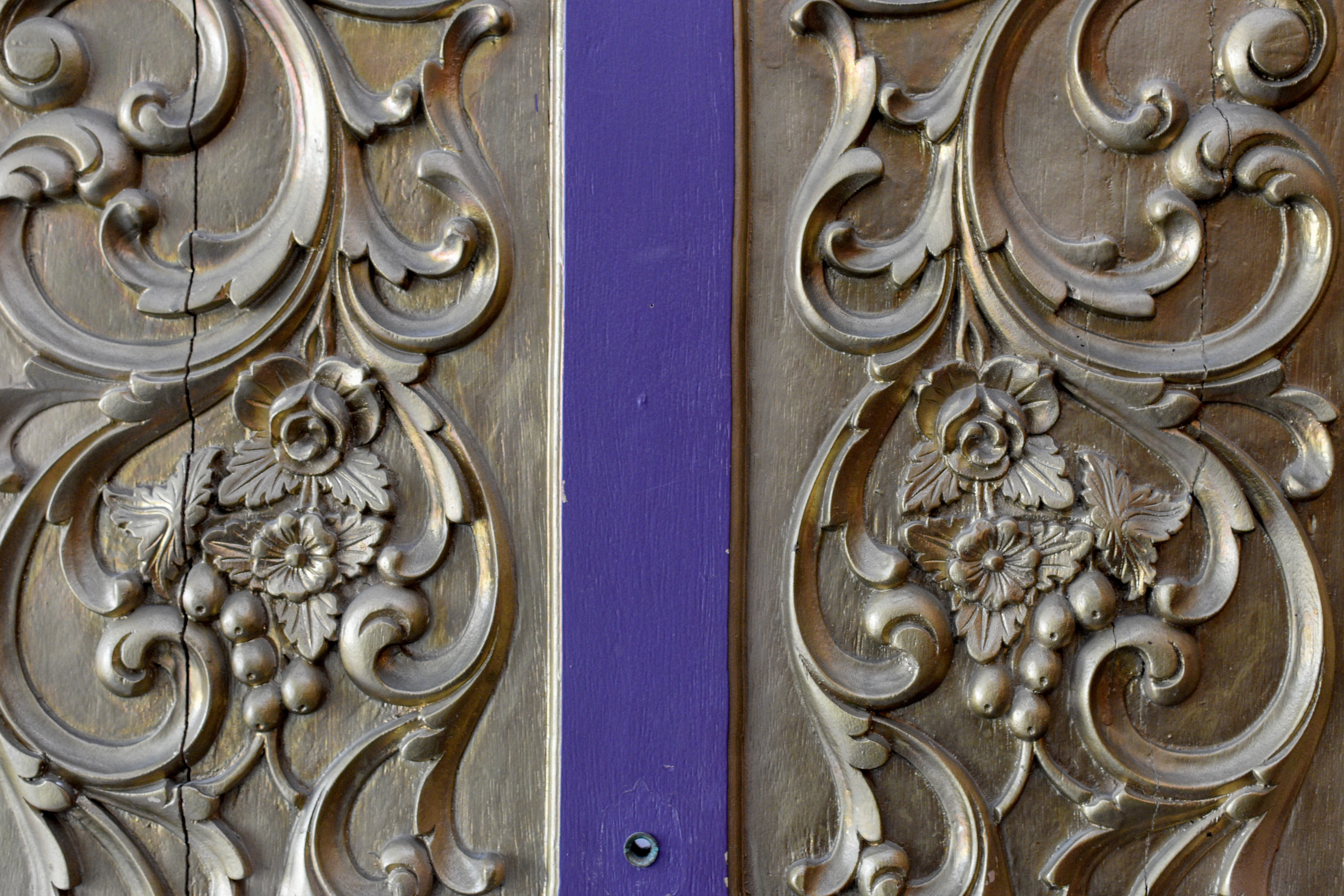 bas relief, door, sculpture, building exterior, symetry, close-up, full frame, animal representation, architecture, graphics, bronze, art, pattern, gold, HD Wallpaper