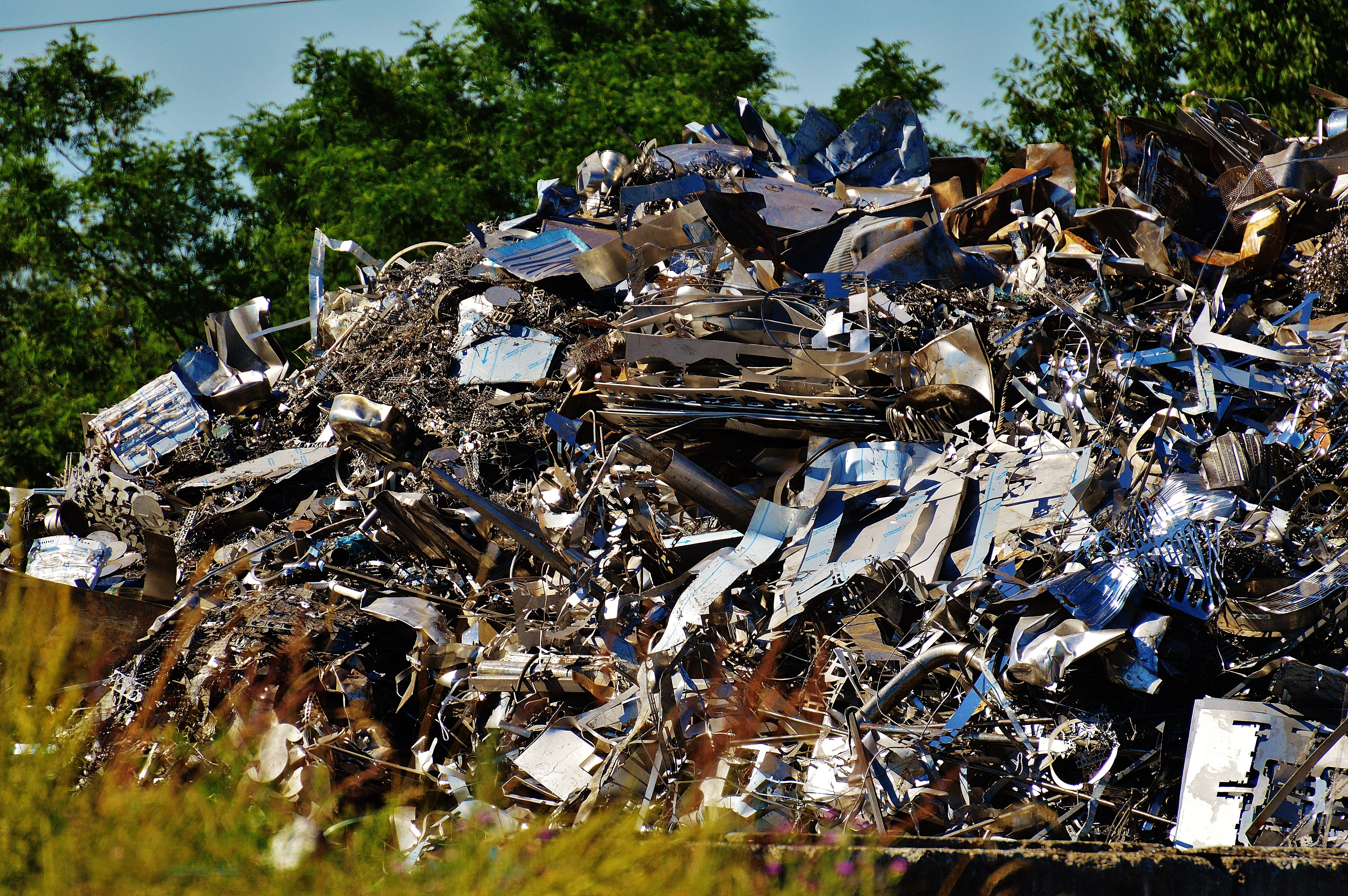 junkyard, ruined, nature, iron, land, tree, scrap, scrap iron, 5K, sunlight, recycling, stack, pollution, outdoors, deterioration, environment, damaged, HD Wallpaper