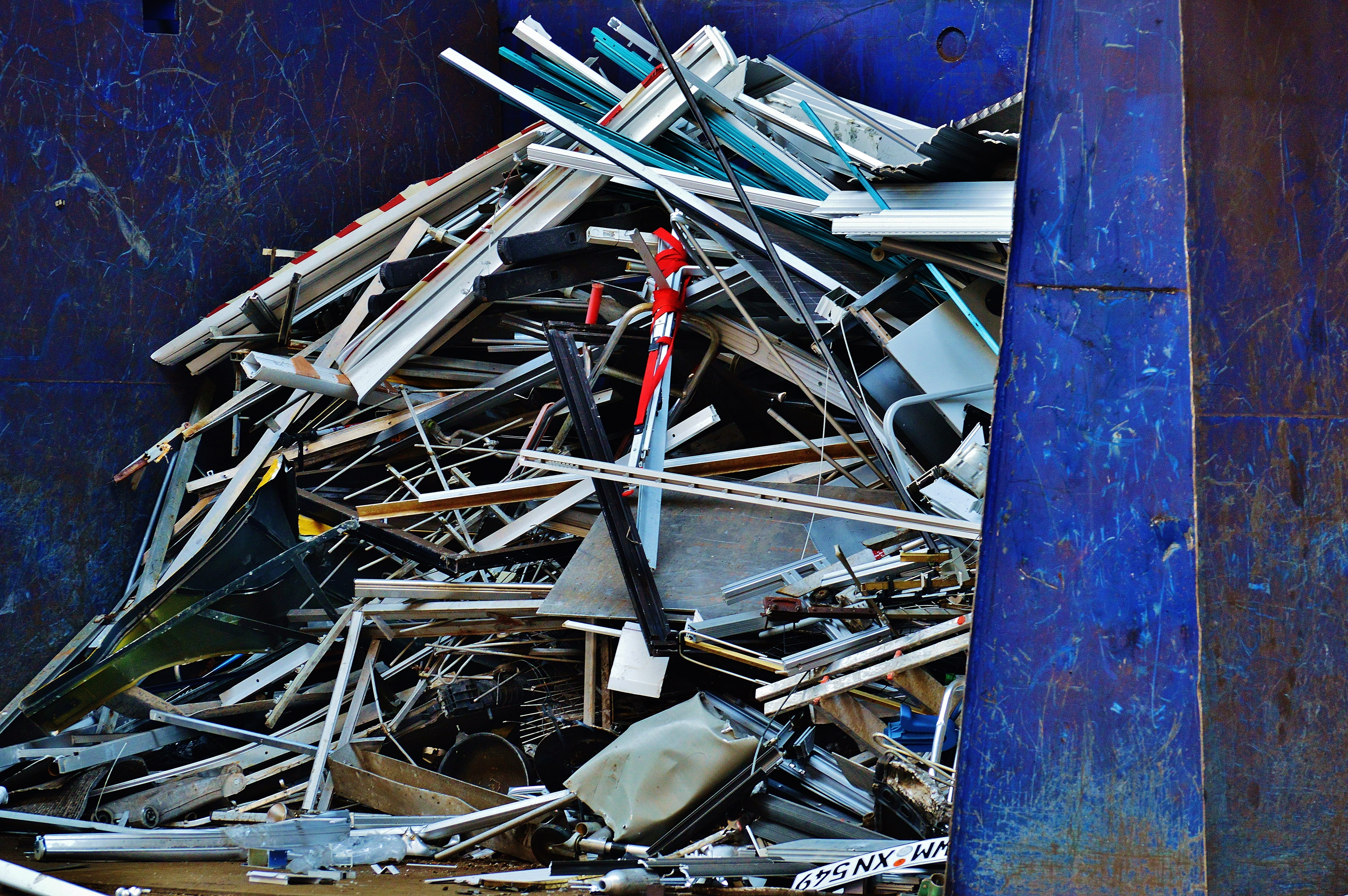 complexity, 5K, junkyard, directly above, scrap, Scrap Metal, metal, recycling, garbage, heap, abundance, aluminum, indoors, messy, box, damaged, still life, HD Wallpaper