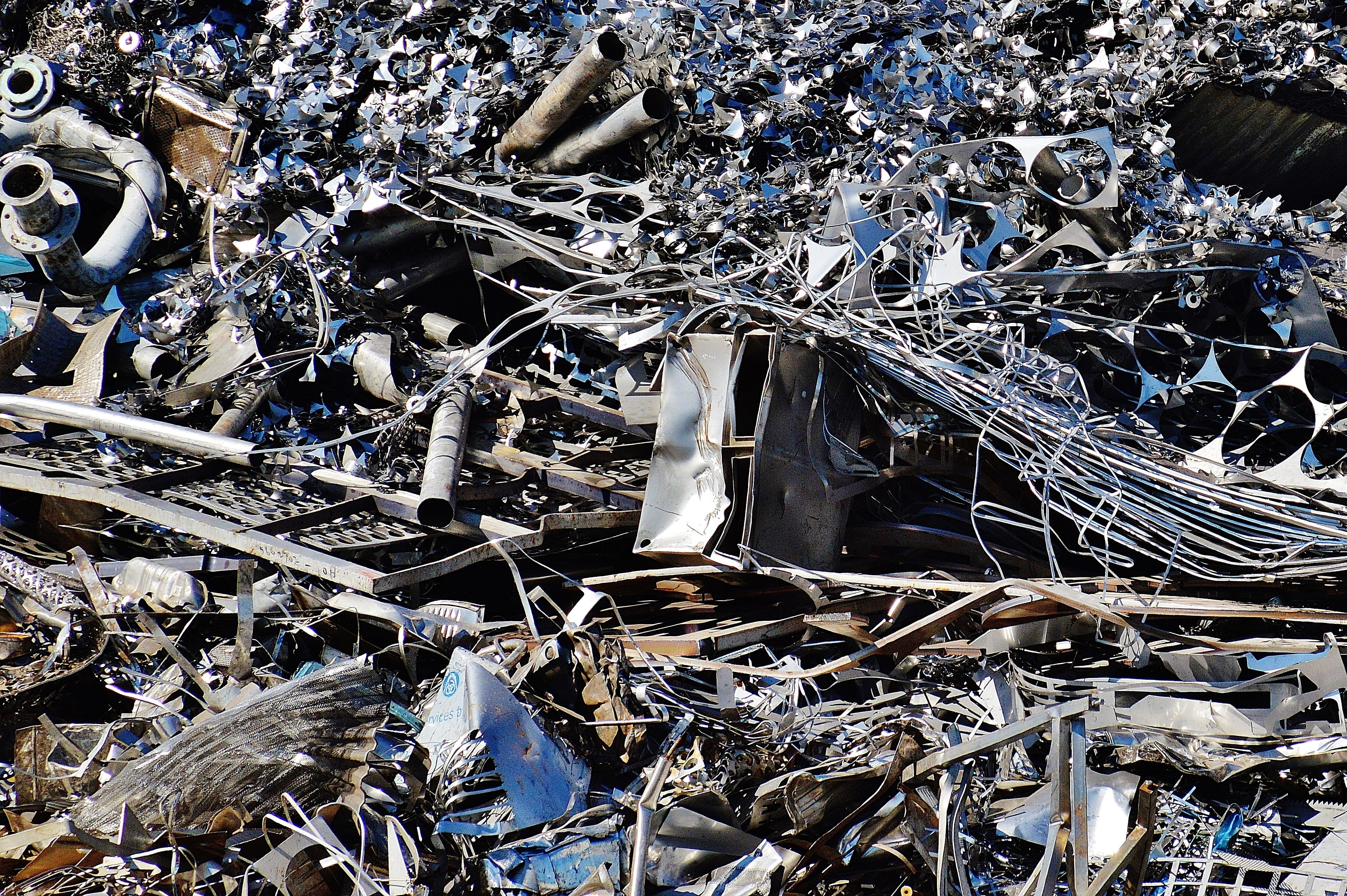 silver colored, iron, complexity, scrap iron, scrap, abandoned, day, demolished, environmental damage, stack, environmental issues, full frame, outdoors, HD Wallpaper