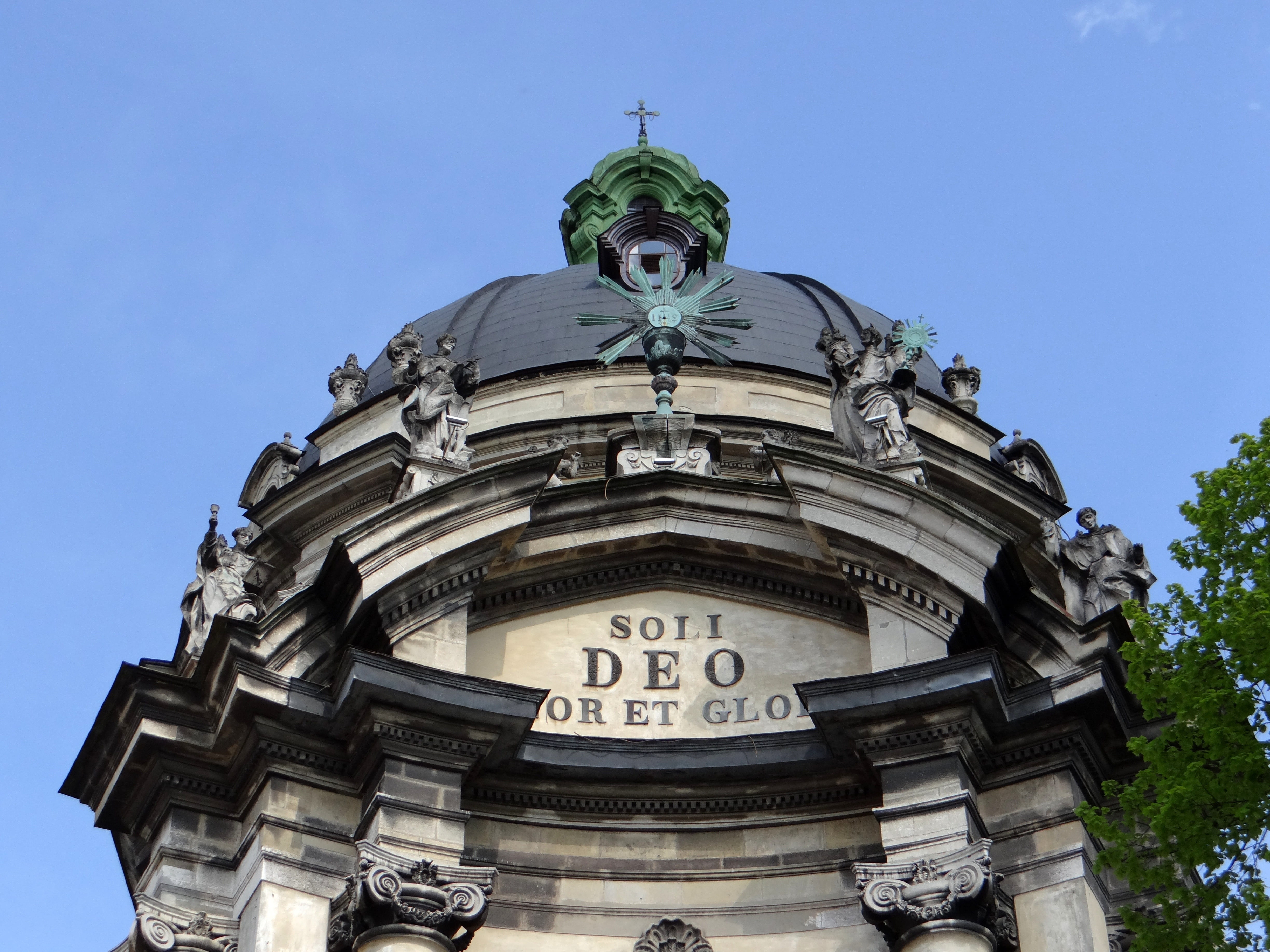 low angle view, representation, building exterior, architecture, soli deo, travel, clear sky, sculpture, clock, blue, nature, travel destinations, minute hand, HD Wallpaper