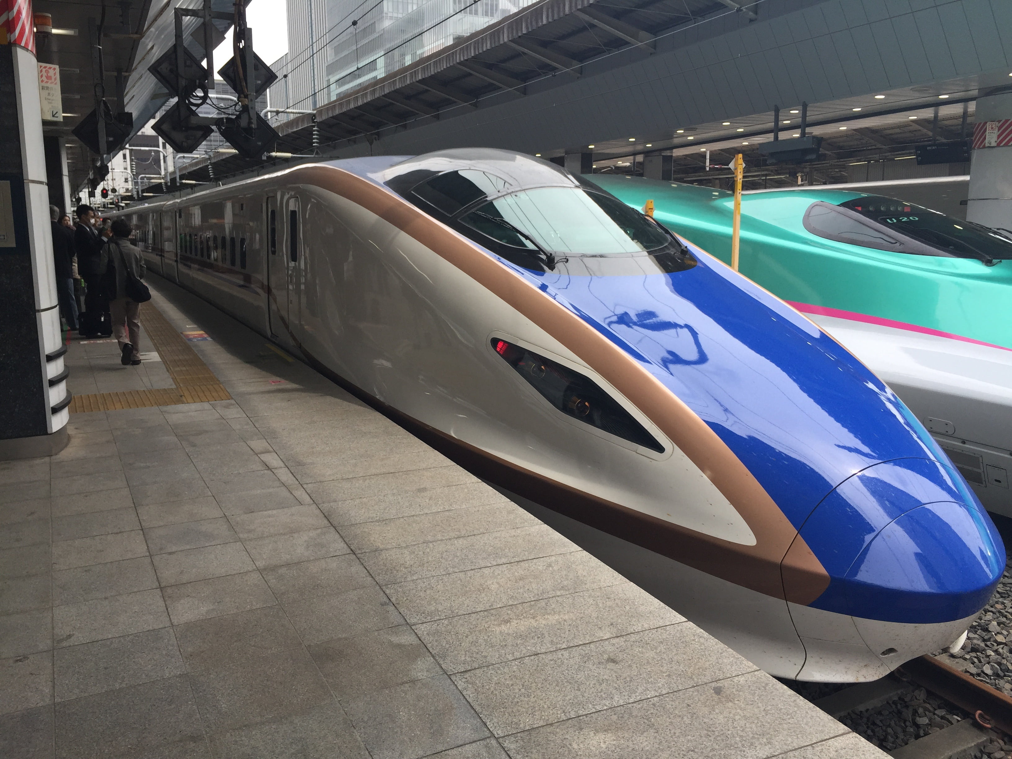 tsubasa, incidental people, people, building exterior, land vehicle, stationary, train - vehicle, train, motion, 500 series, city, arrival, day, architecture, HD Wallpaper