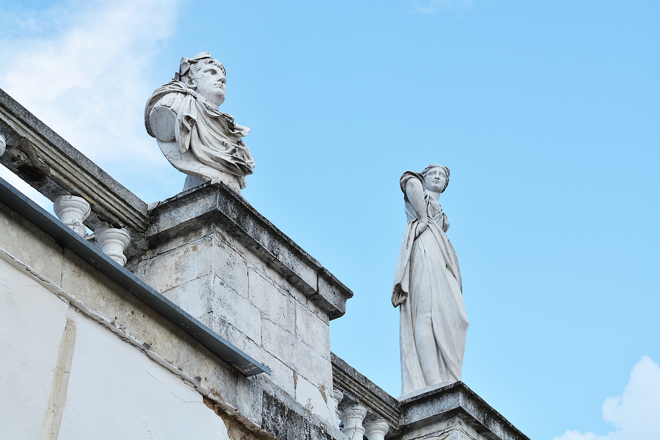 statue, angel, 1080P, male likeness, architecture, belief, sculpture, roman gods, built structure, balcony, russia, history, moscow region, time, homestead, HD Wallpaper