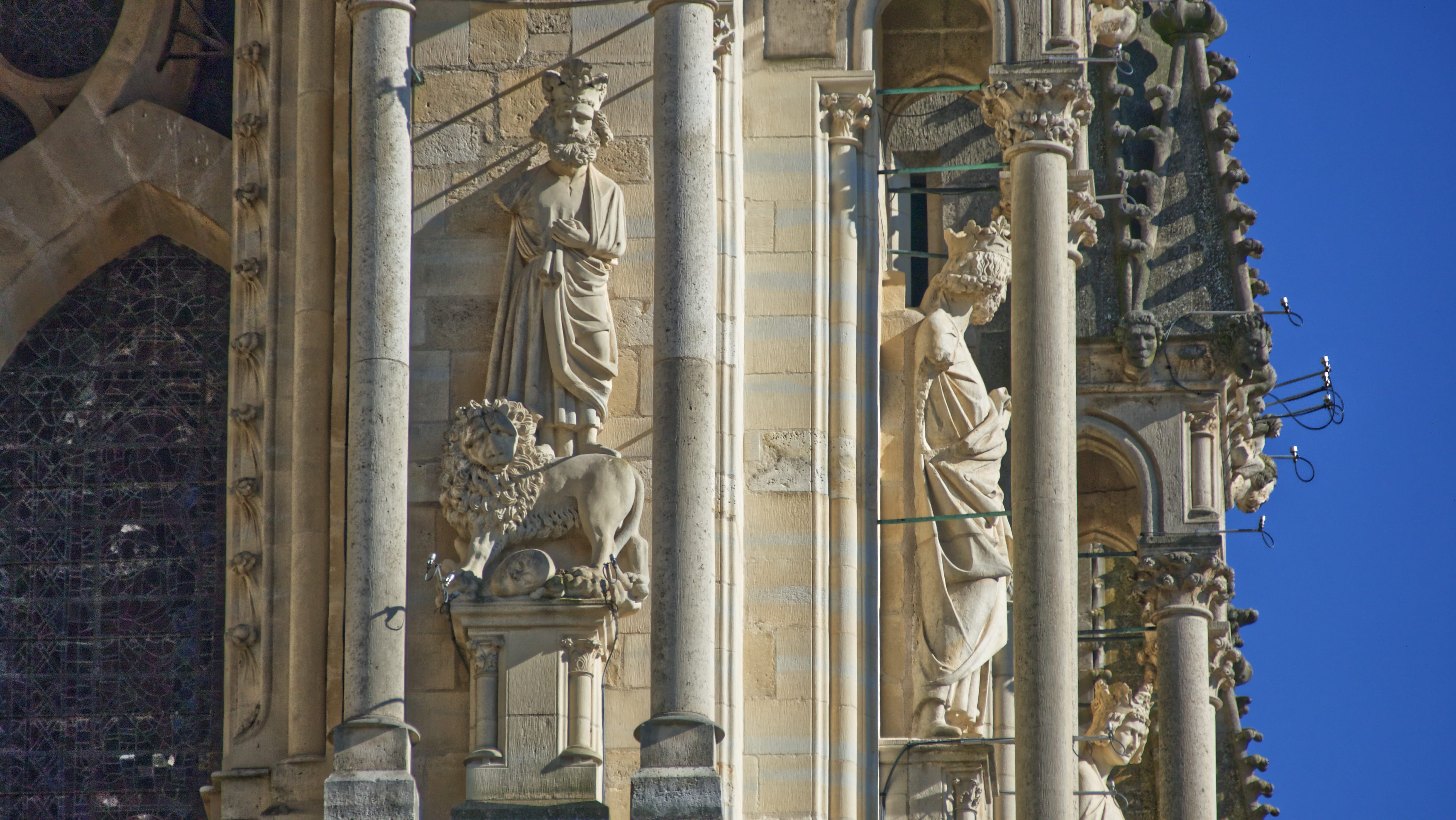 monastery, france, archaeology, architecture, no people, 3 rue guillaume de machault, column, bas relief, travel, altar, day, reims, the past, building, HD Wallpaper