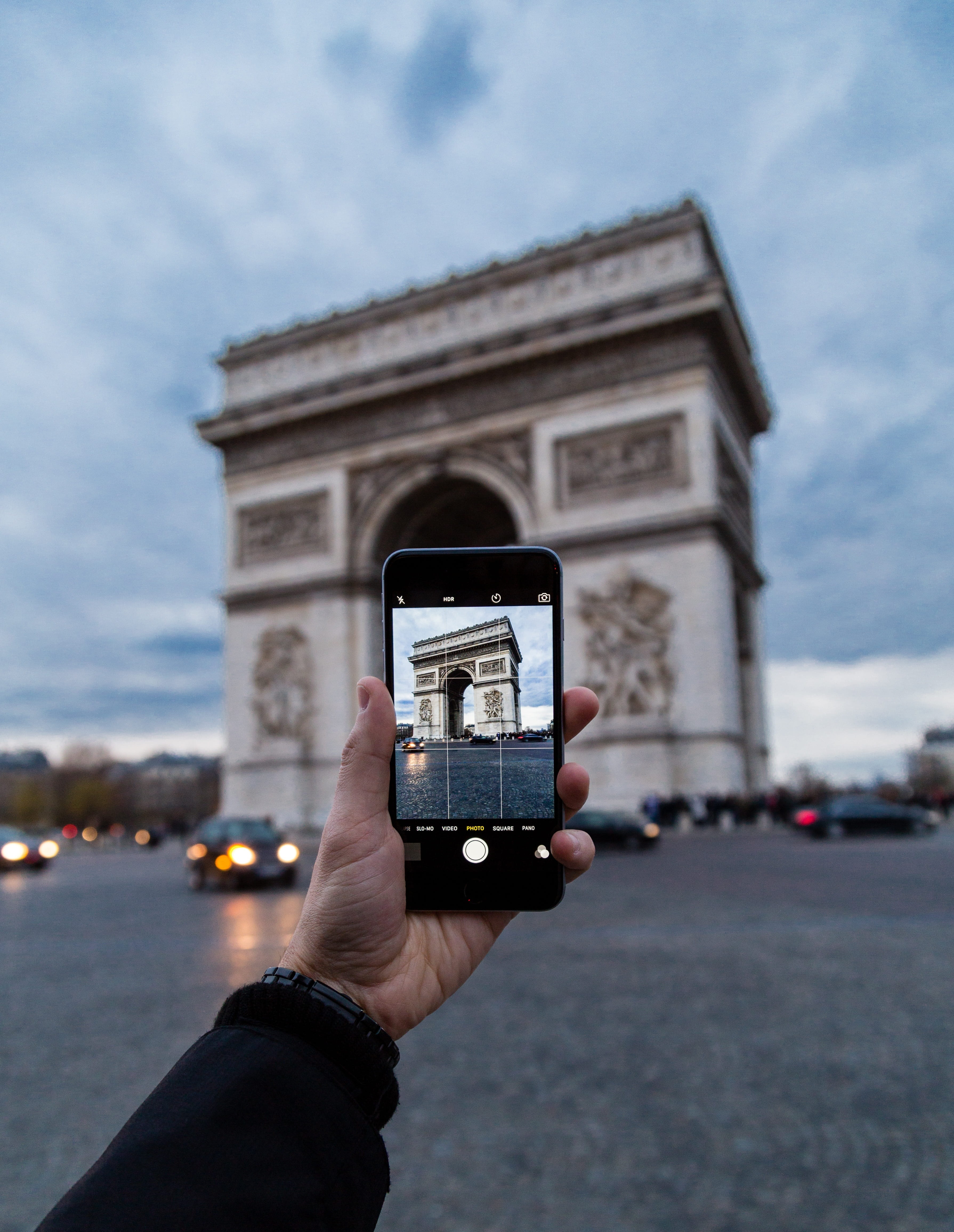 monument, cell, hand, culture, french, personal perspective, 4K, phone, place de létoile, body part, sky, design, holding, mobile, paris, snapshot, france, Phone HD Wallpaper