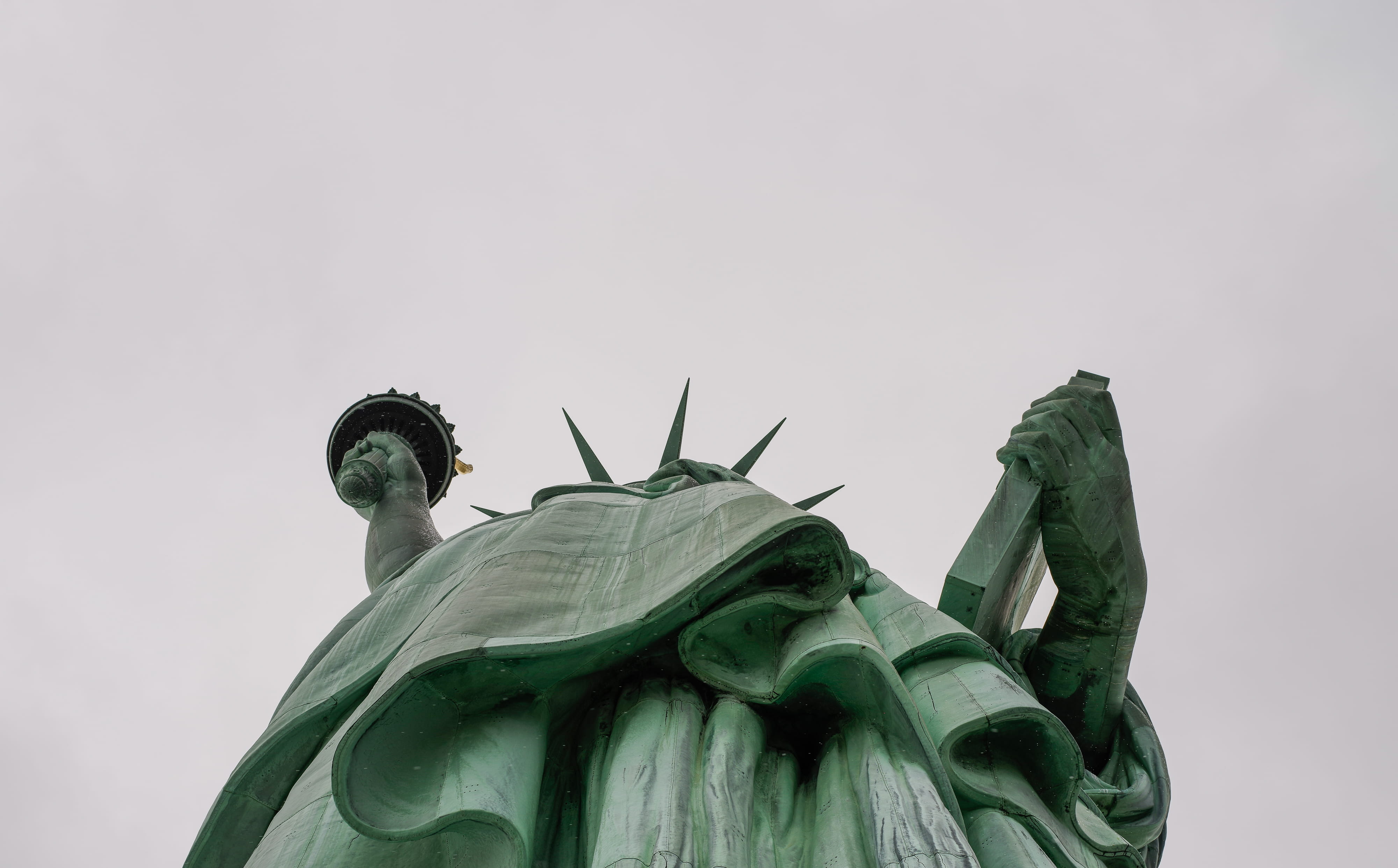 no people, 4K, sky, day, view, art and craft, freedom, nyc, history, sculpture, outdoors, new, low angle view, landmark, close-up, human representation, HD Wallpaper