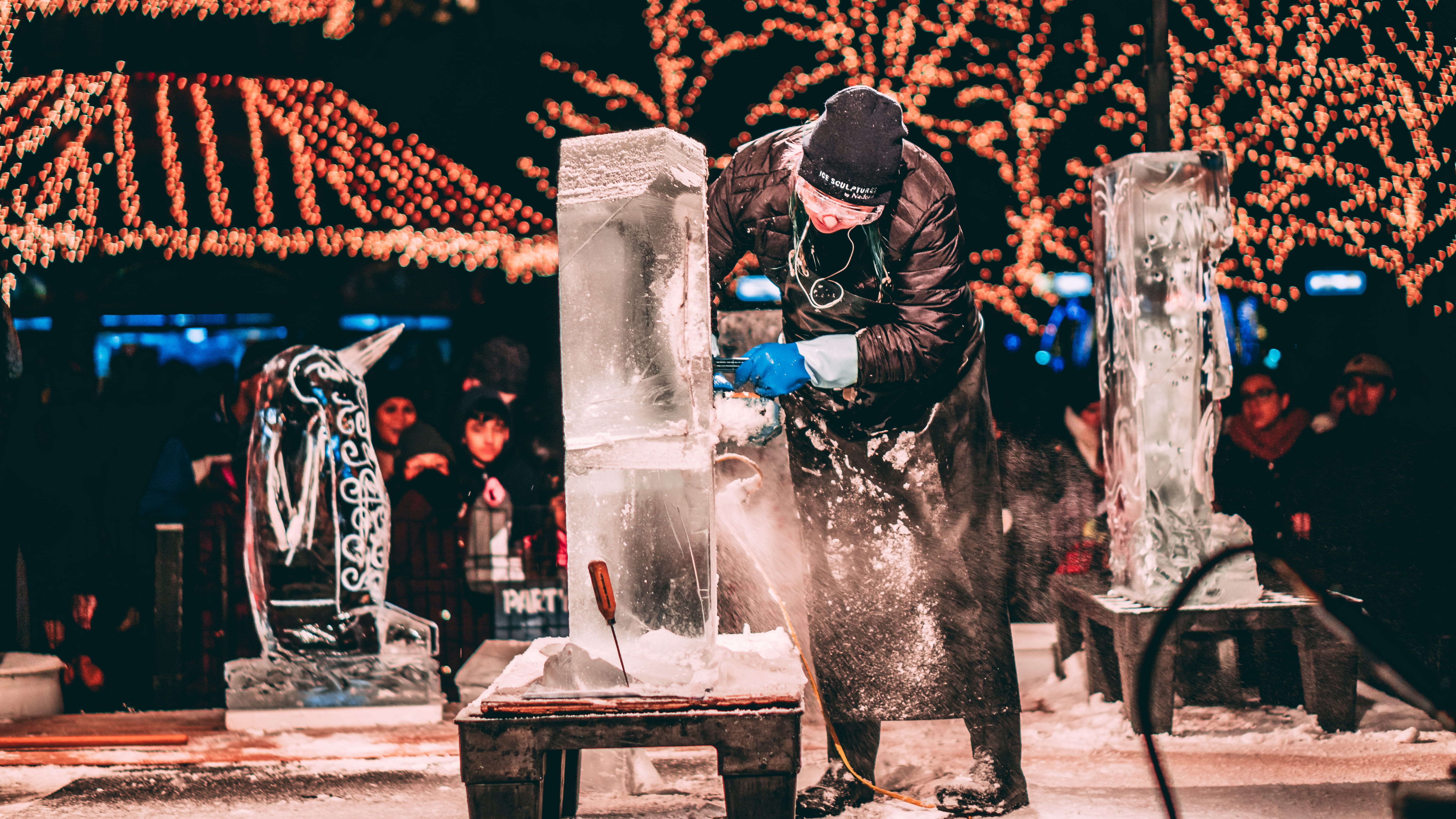 occupation, lights, celebration, 5K, outdoors, sculptures, motion, cold, symbol, full length, standing, art and craft, artist, built structure, man, spraying, HD Wallpaper